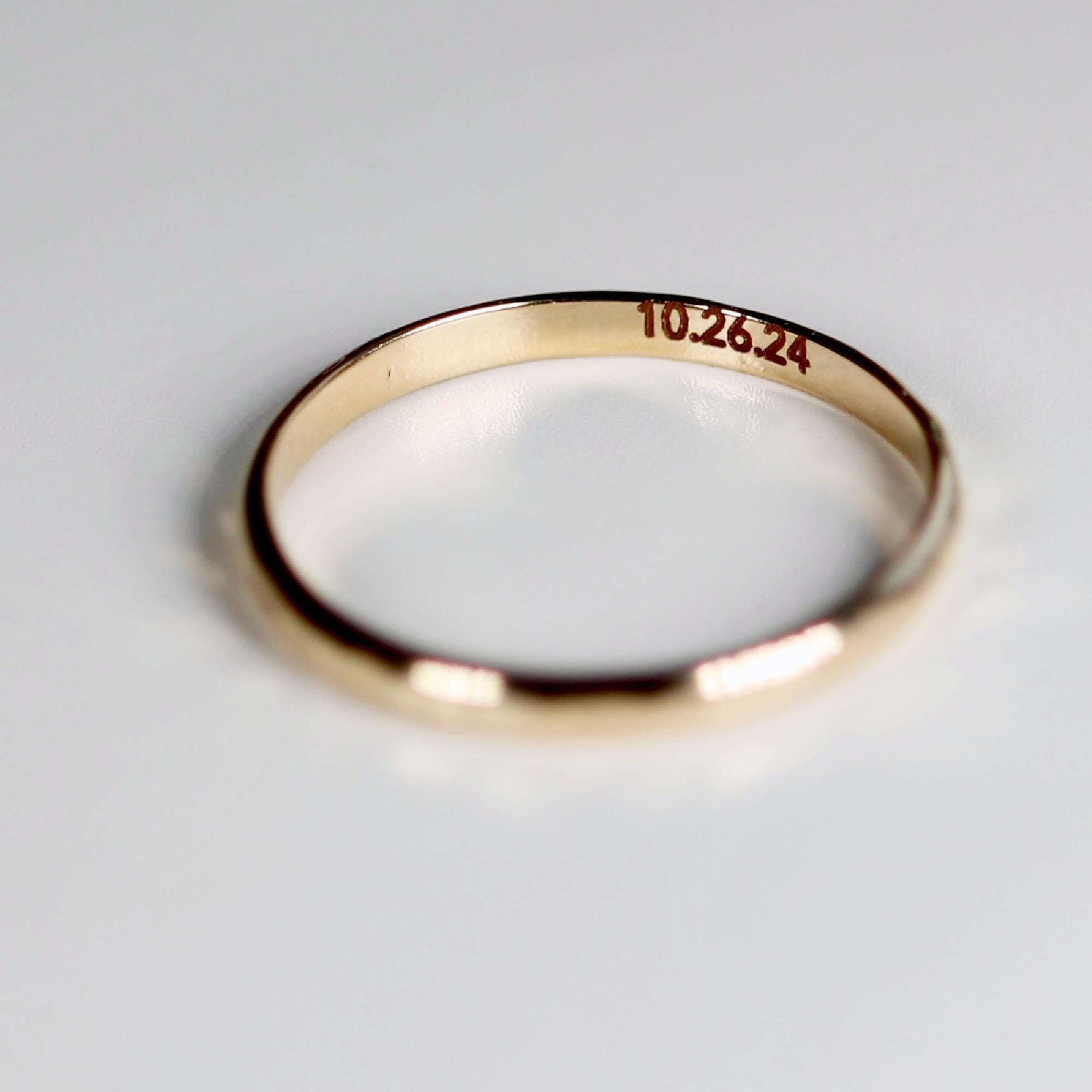 14k Solid Gold Plain Wedding Band Hammered - Melt'm Jewelry