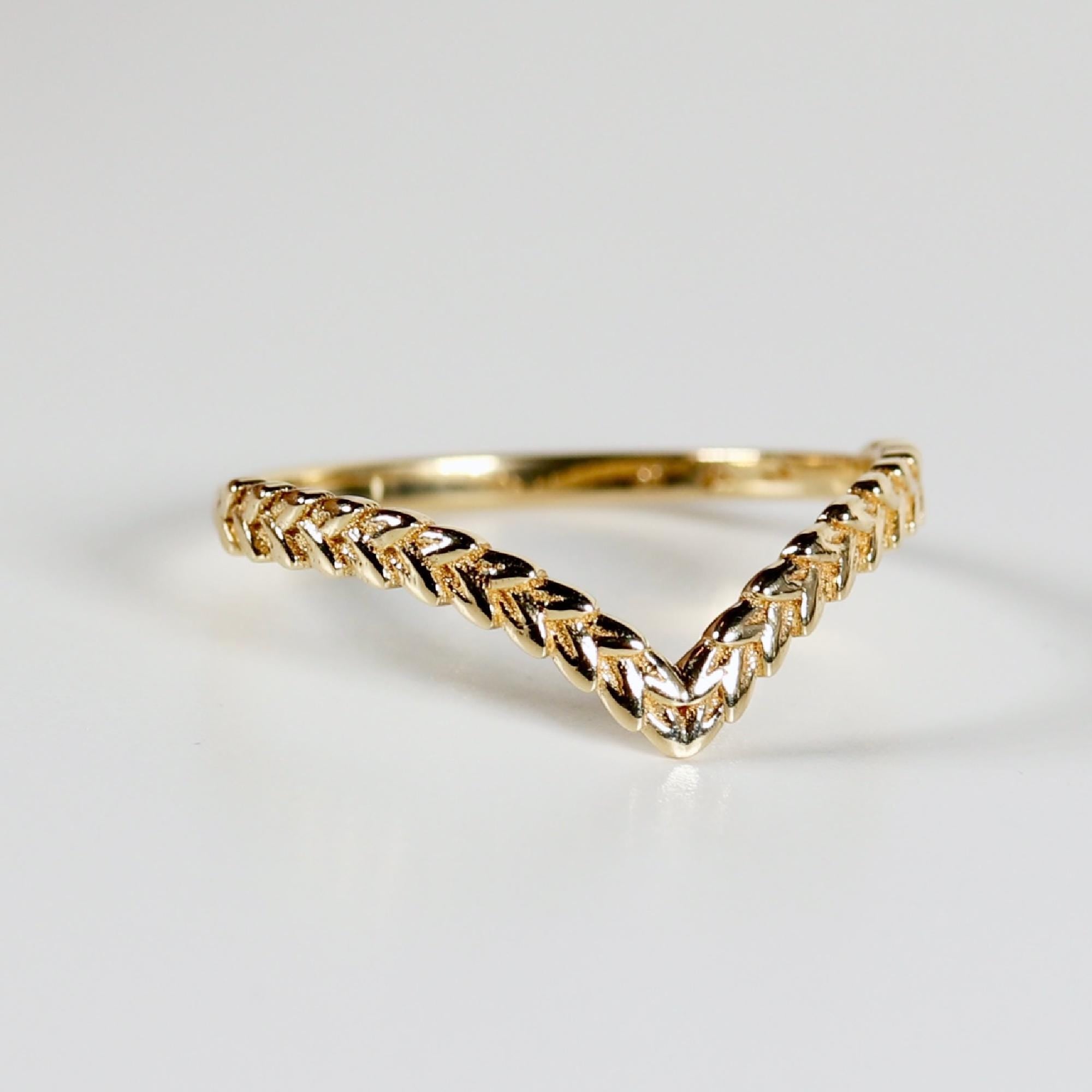 Wheat Leaf Wedding Band 14k Gold, Curved Wedding Ring, Olive Leaf Wedding Ring, Contour Band, Stackable Wedding Ring