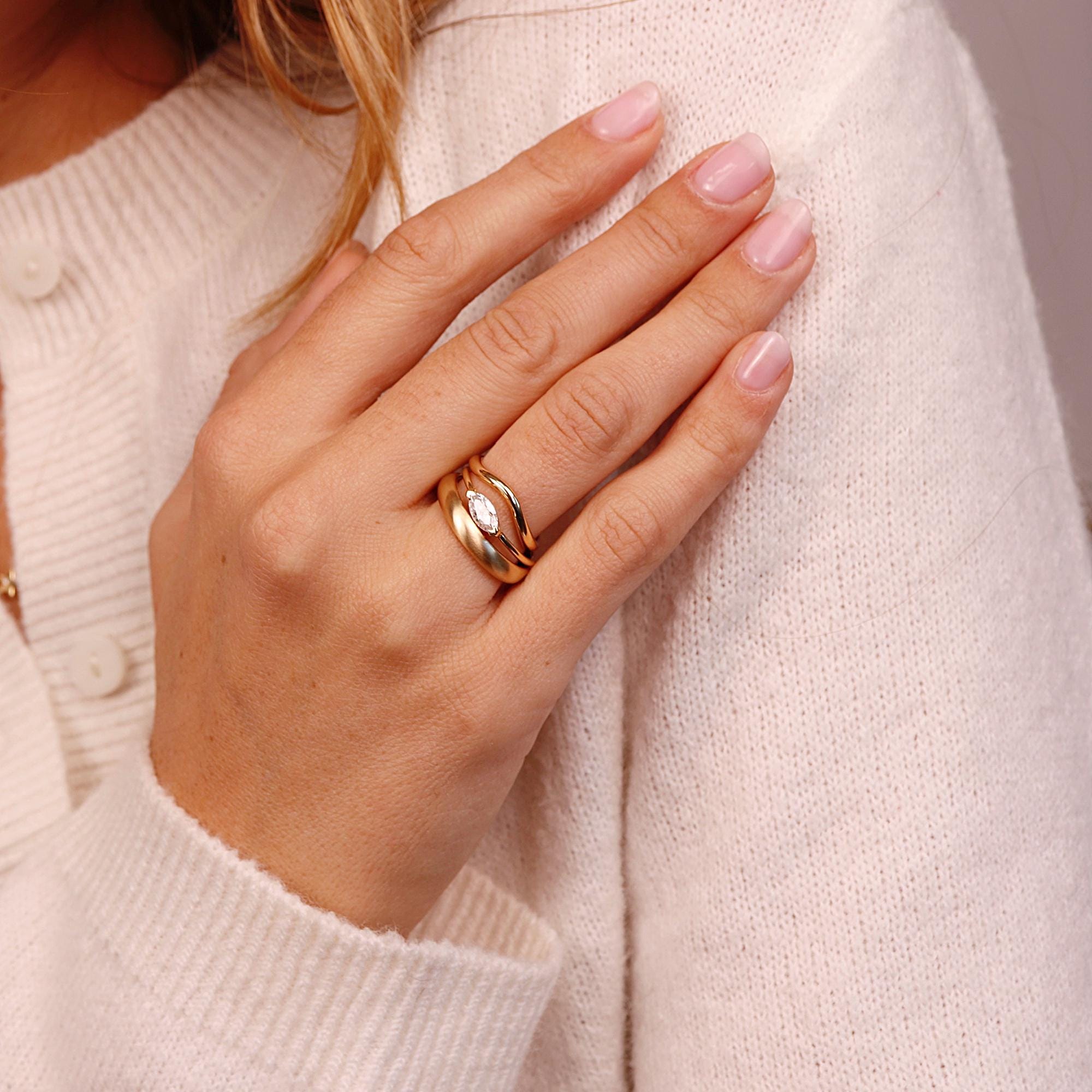 Wavy Wedding Band 14k Gold - Melt'm Jewelry