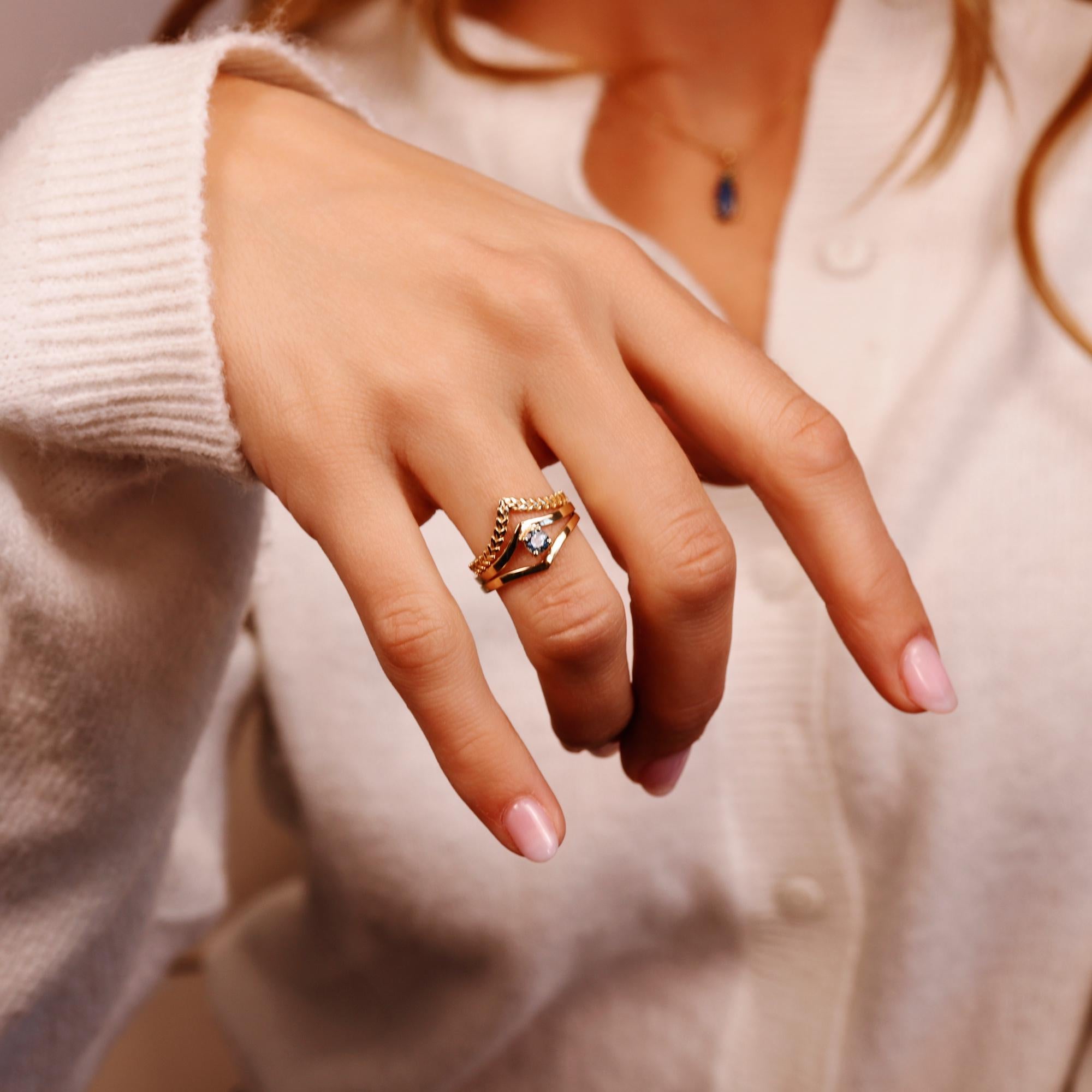 14k Solid Gold Chevron Wedding Band, Gold V Ring - Melt'm Jewelry