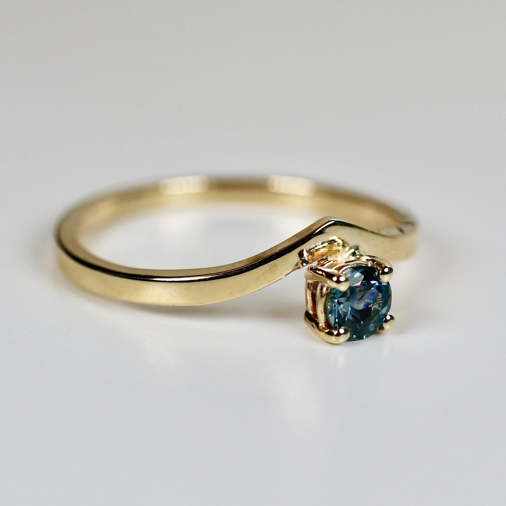 Montana Sapphire V Shaped Ring 14k White Gold - Melt'm Jewelry