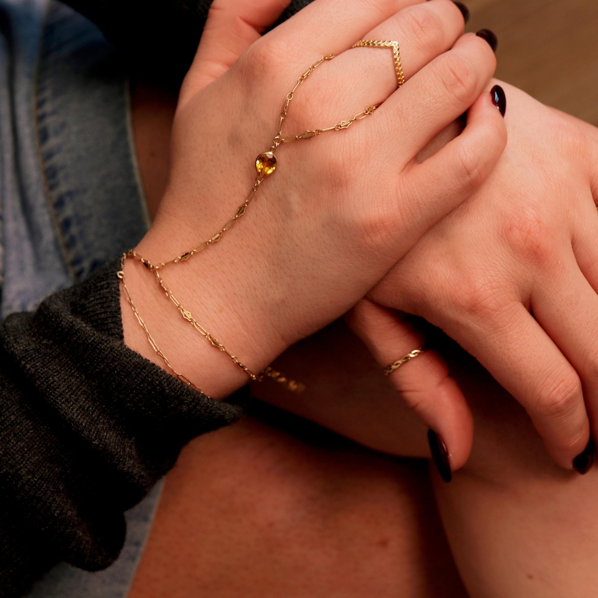 Gold Hand Chain Bracelet - Melt'm Jewelry