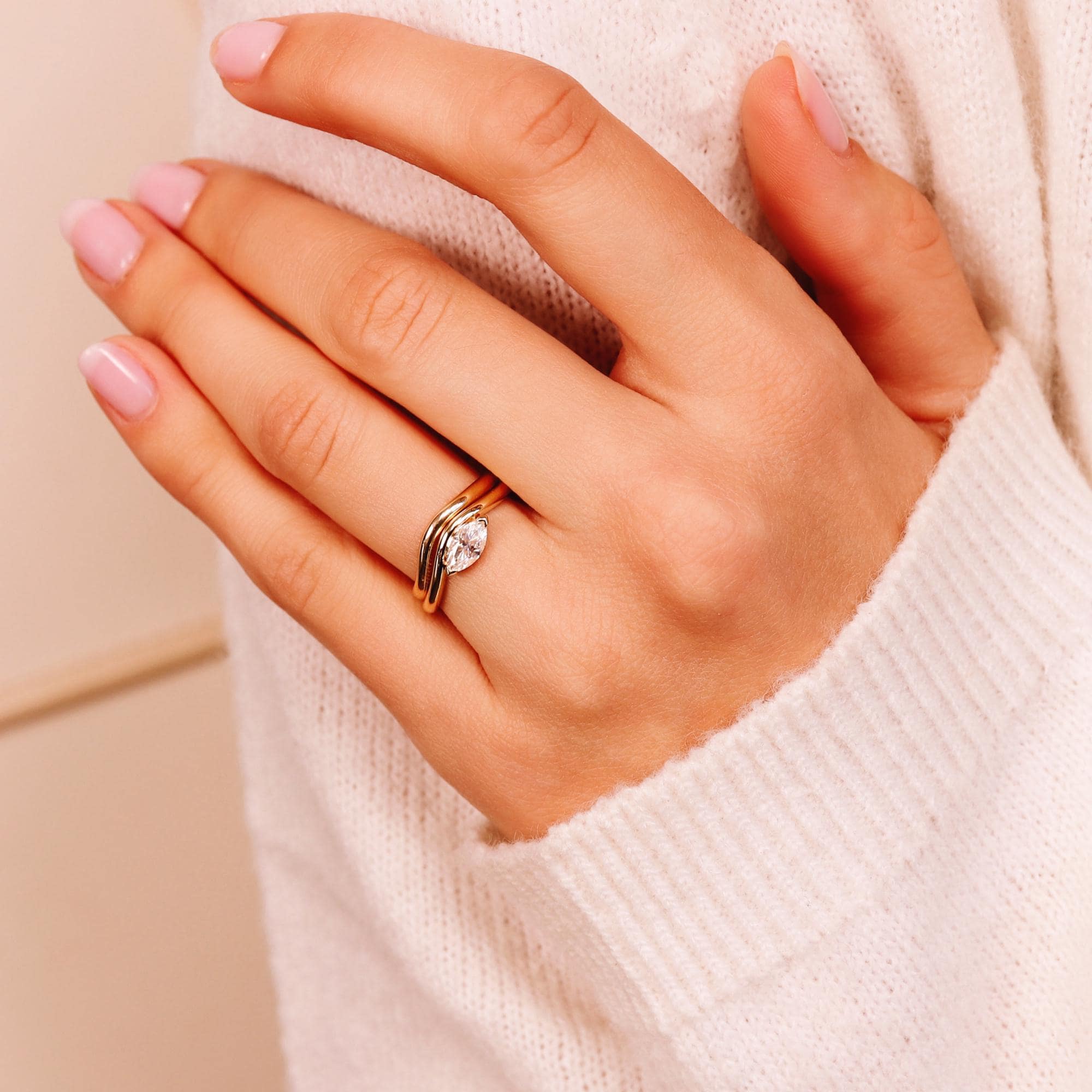 Wavy Wedding Band 14k Gold