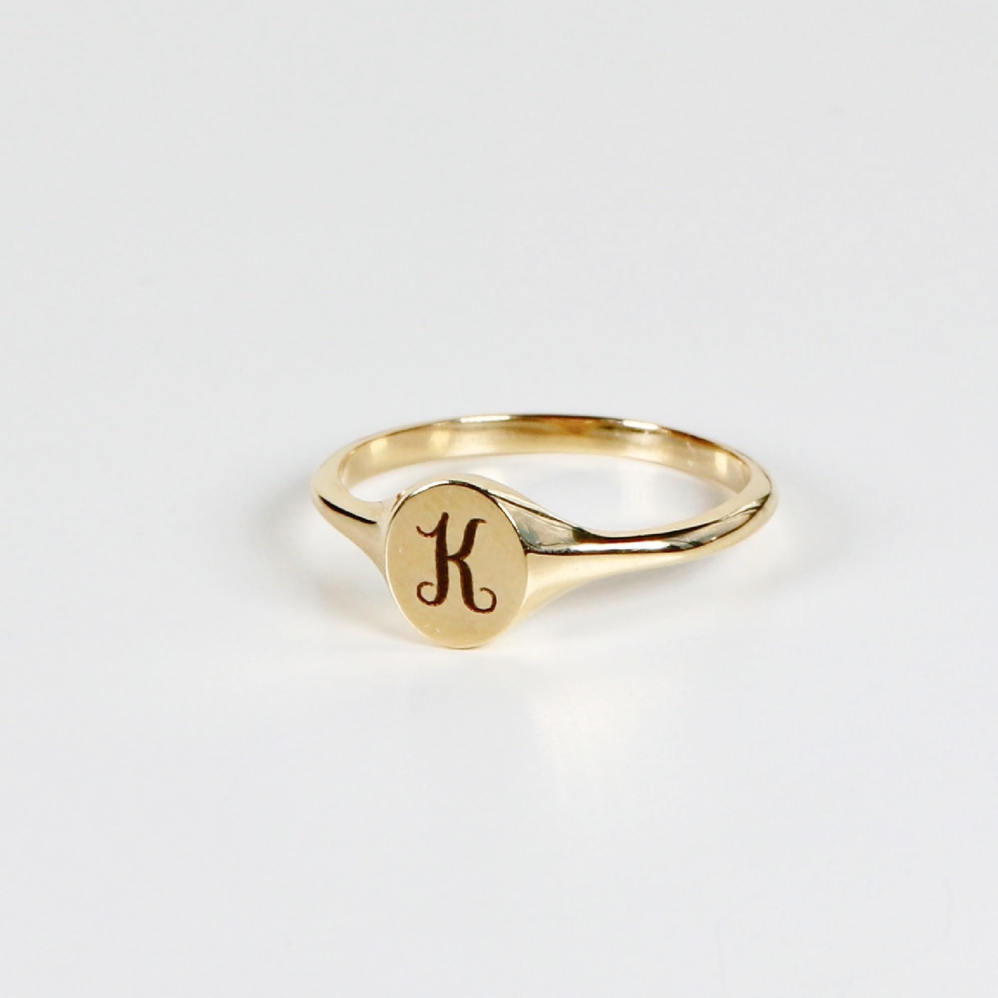 Small Oval Signet Ring 14k Solid Gold, Monogram Custom Signet Ring - Melt'm Jewelry