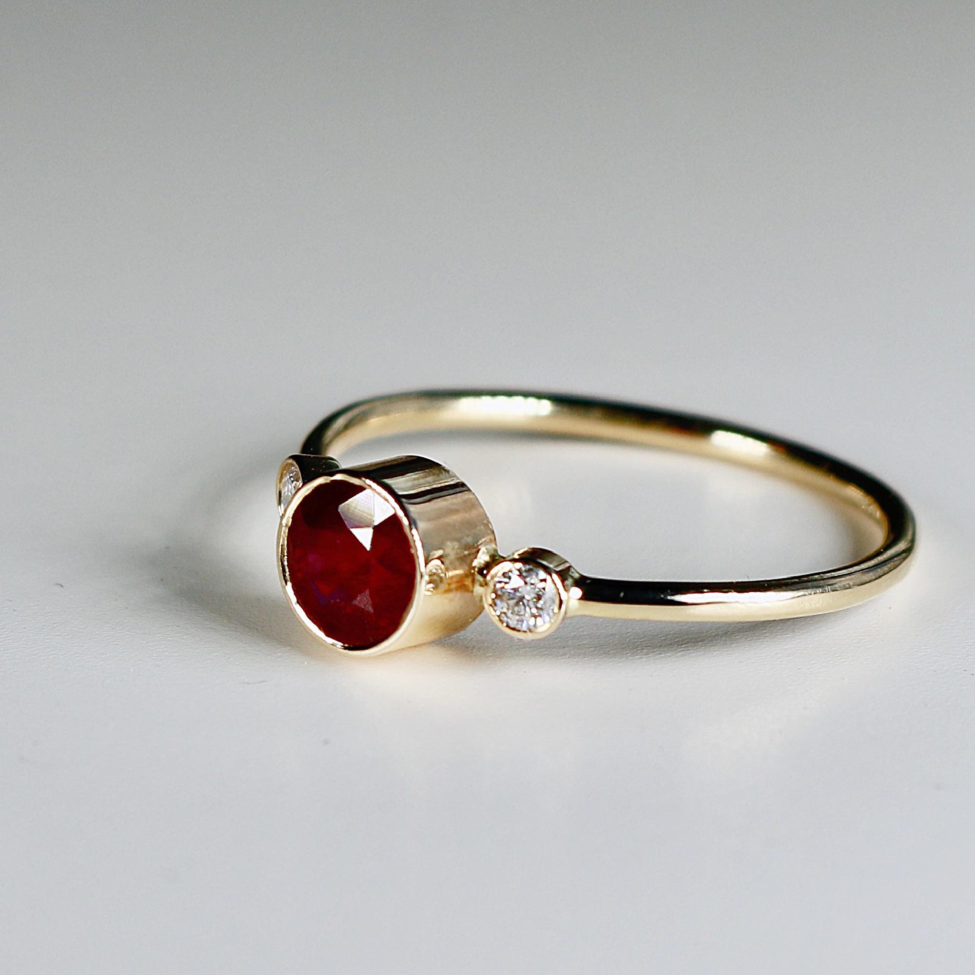 Round Red Ruby Ring 14k Solid Gold - Melt'm Jewelry