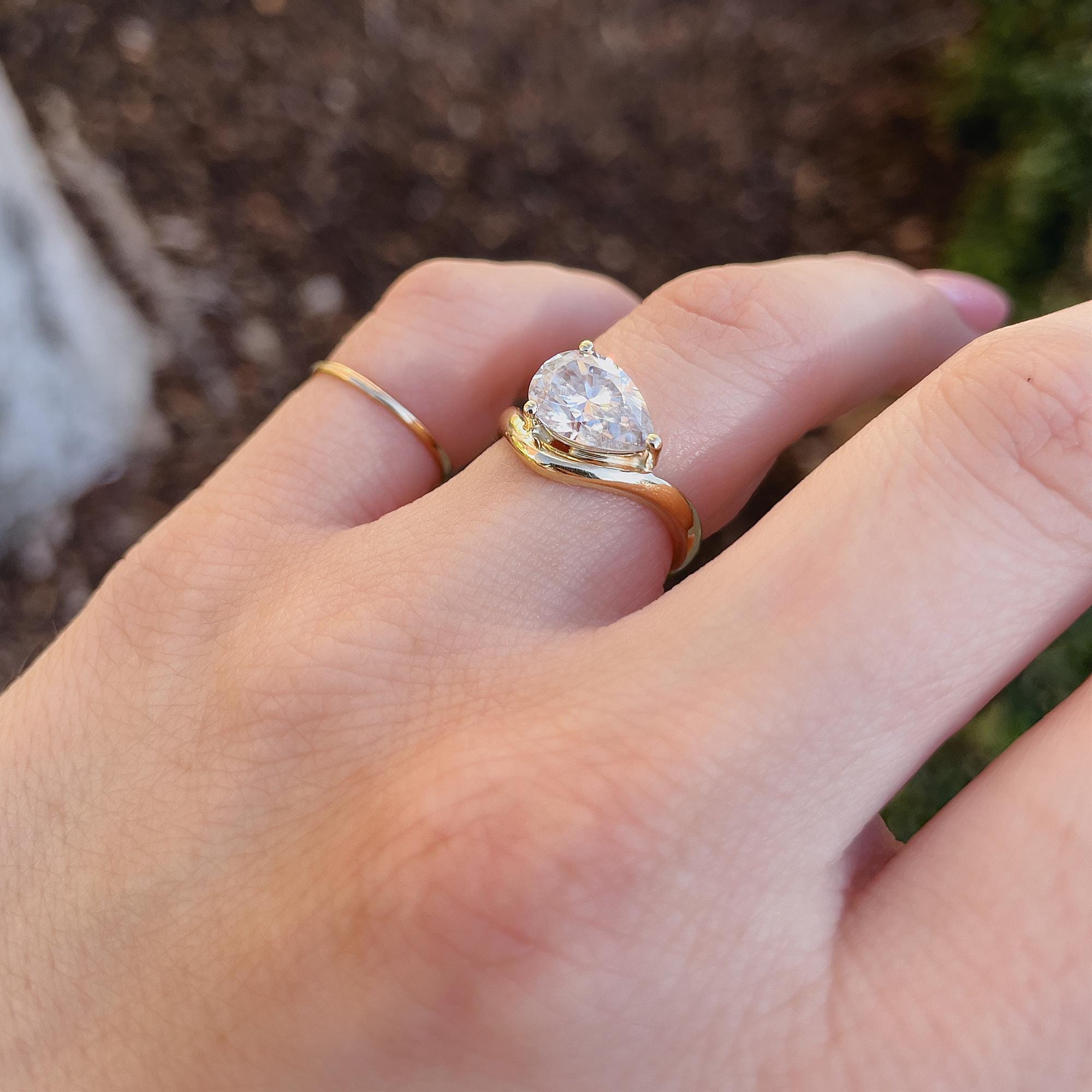 2 ct. Pear Moissanite Floating Ring 14k Gold - Melt'm Jewelry