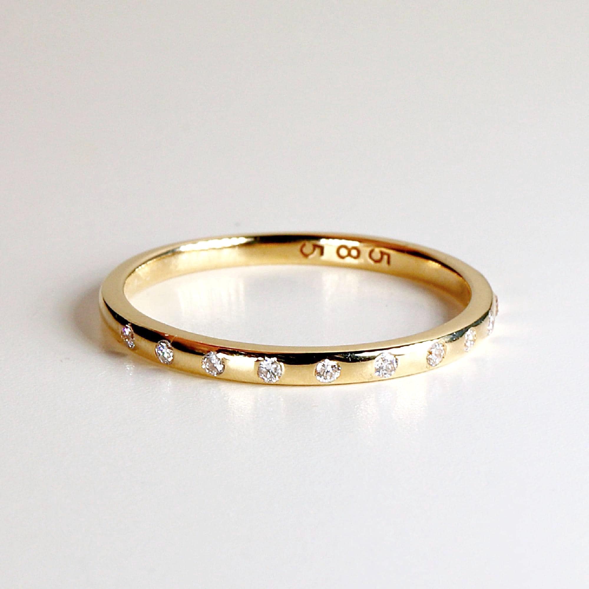Flush Set Diamond Wedding Band - 1.5 mm - Melt'm Jewelry