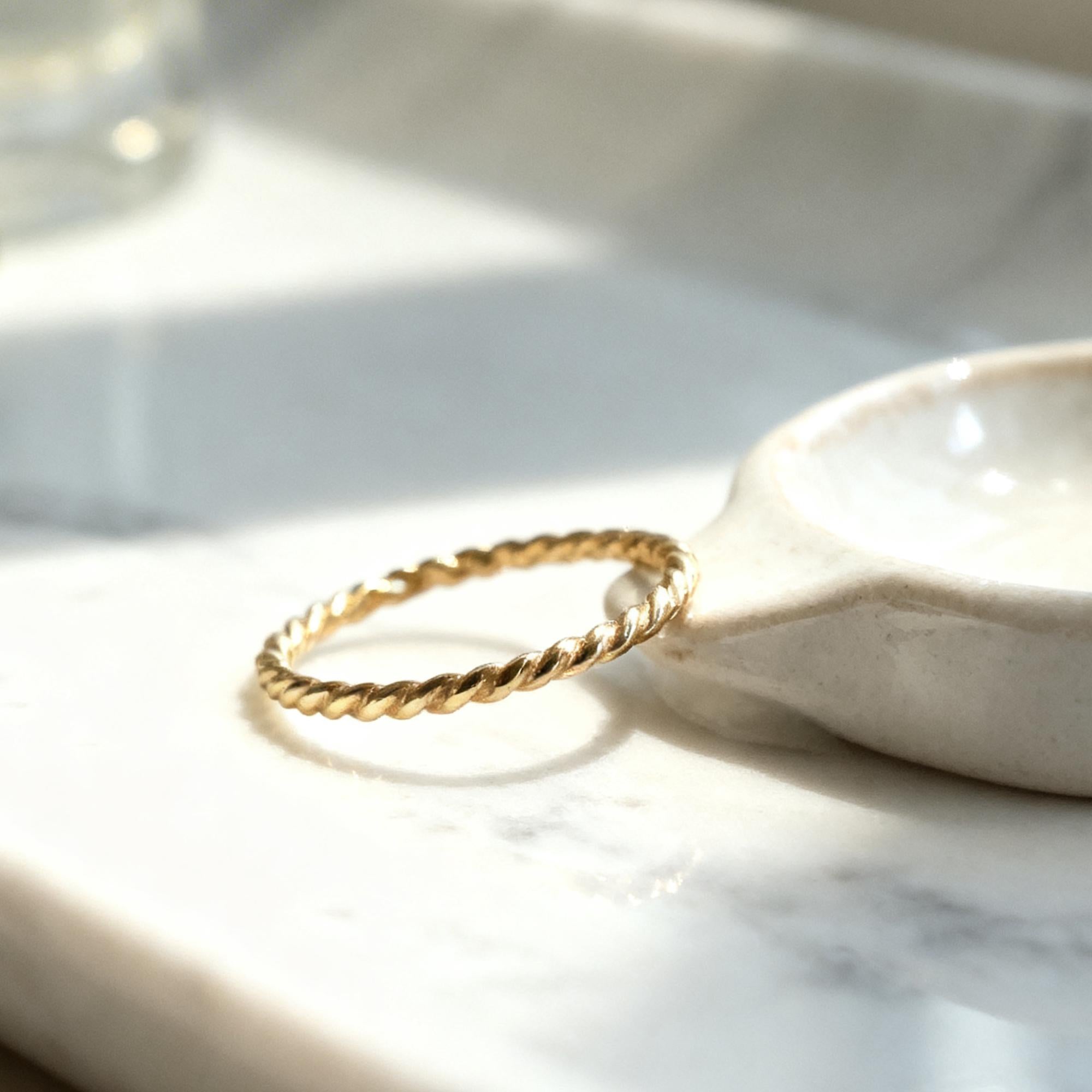 14k Solid Gold Twist Ring