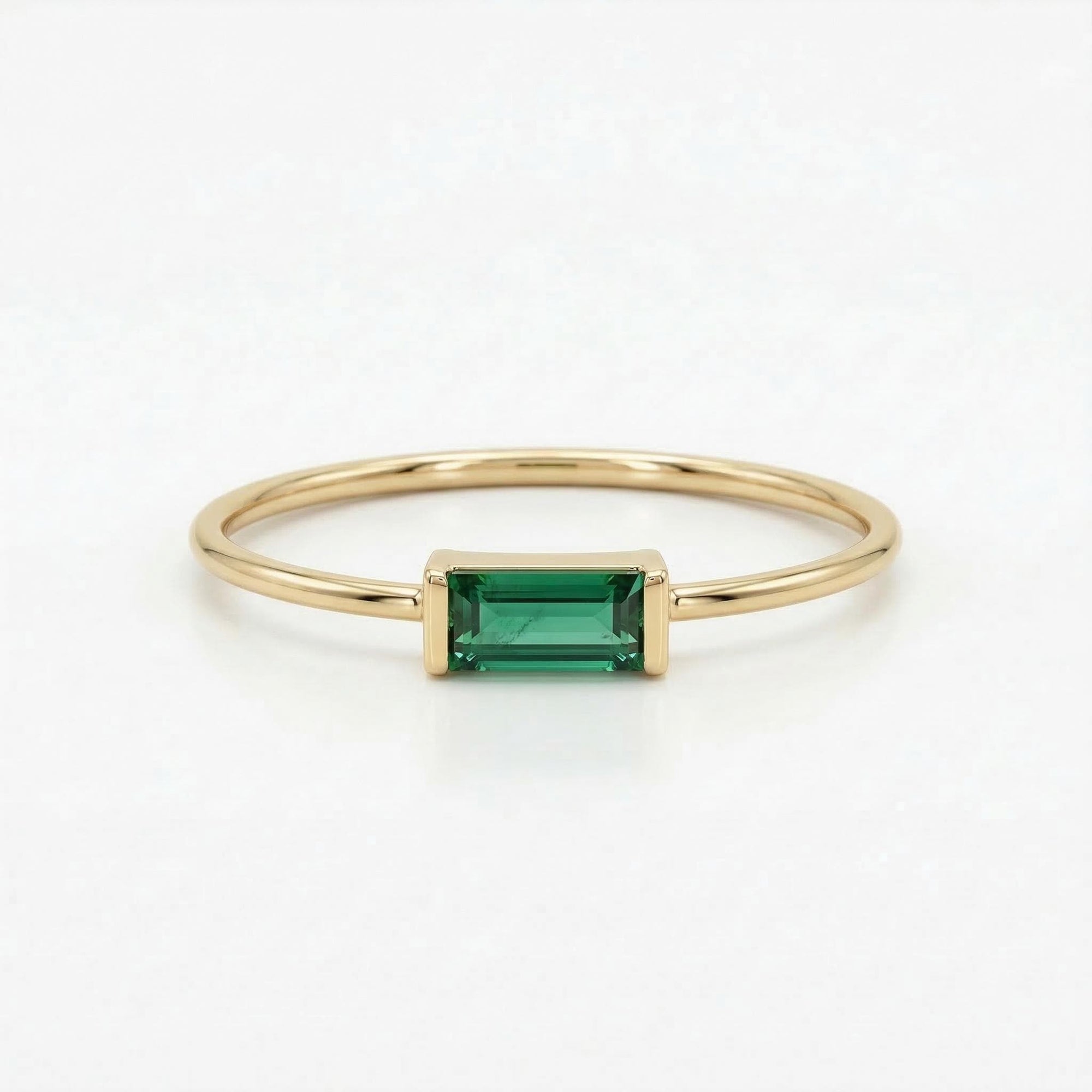Minimalist Baguette Emerald Ring 14k Gold - Melt'm Jewelry