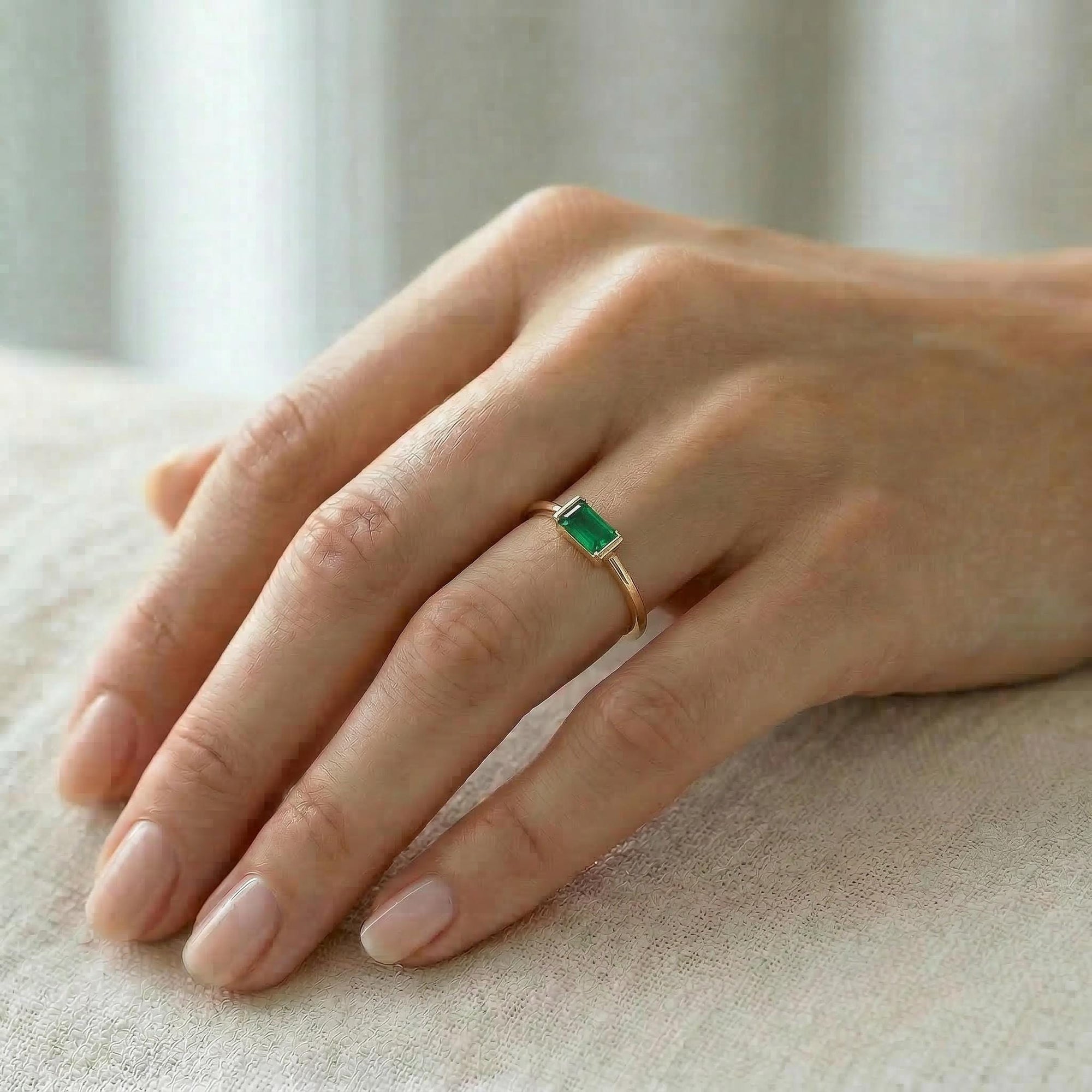 Minimalist Baguette Emerald Ring 14k Gold - Melt'm Jewelry