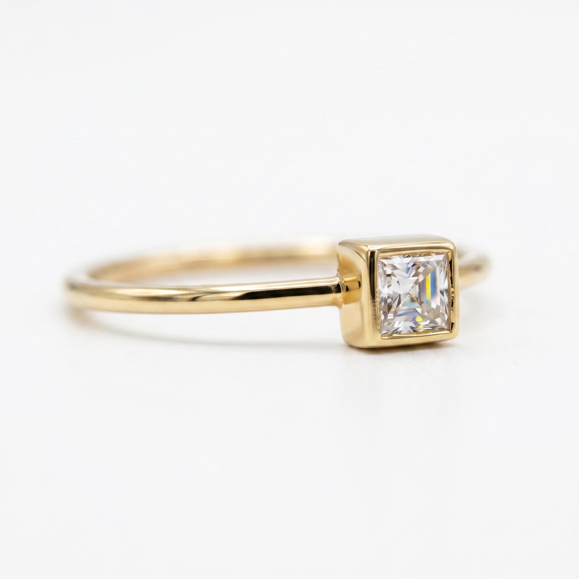 Princess Cut Diamond Engagement Ring - Melt'm Jewelry