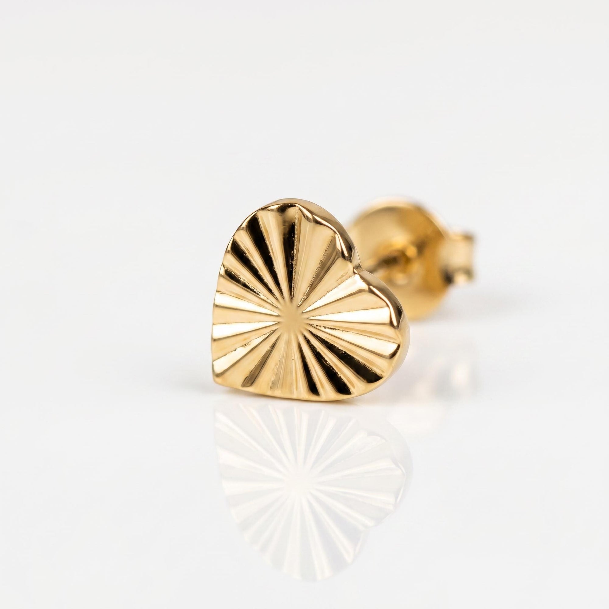 Fluted Heart Flat Back Cartilage Earrings 14k Solid Gold - Melt'm Jewelry