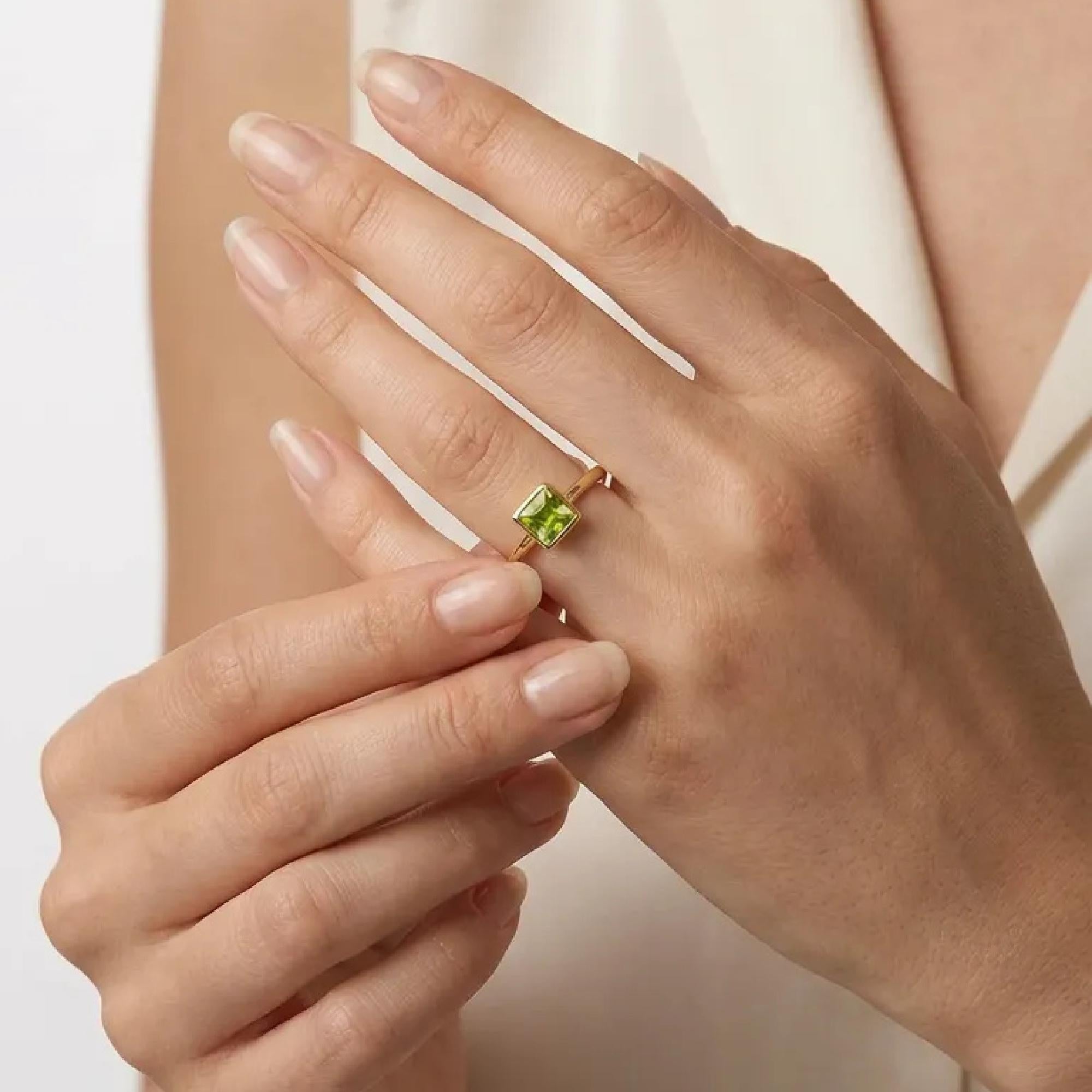 Princess Cut (Square) Peridot Ring 14k White Gold Bezel Setting - Melt'm Jewelry