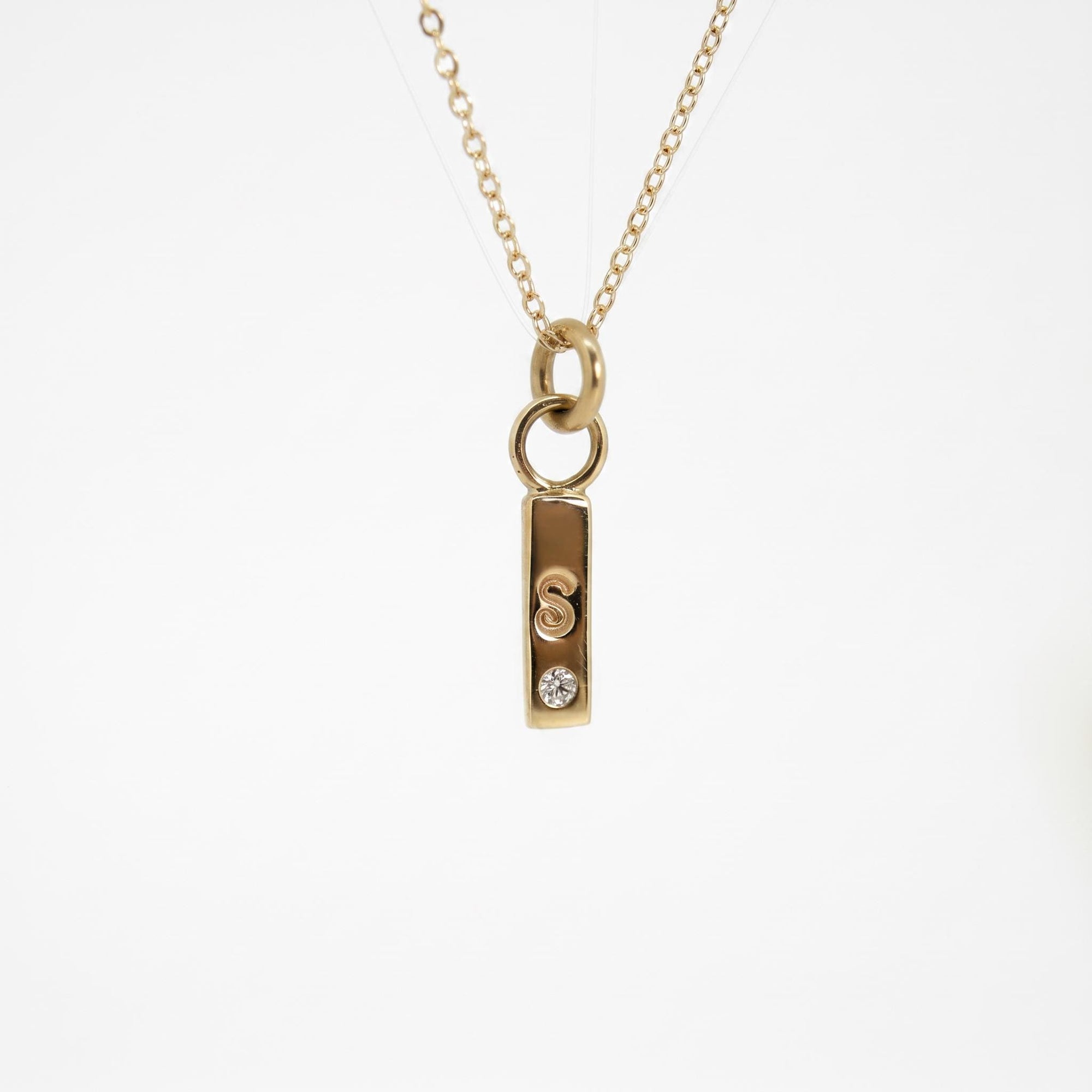 14k Solid Gold Vertical Bar Initial Necklace - Melt'm Jewelry
