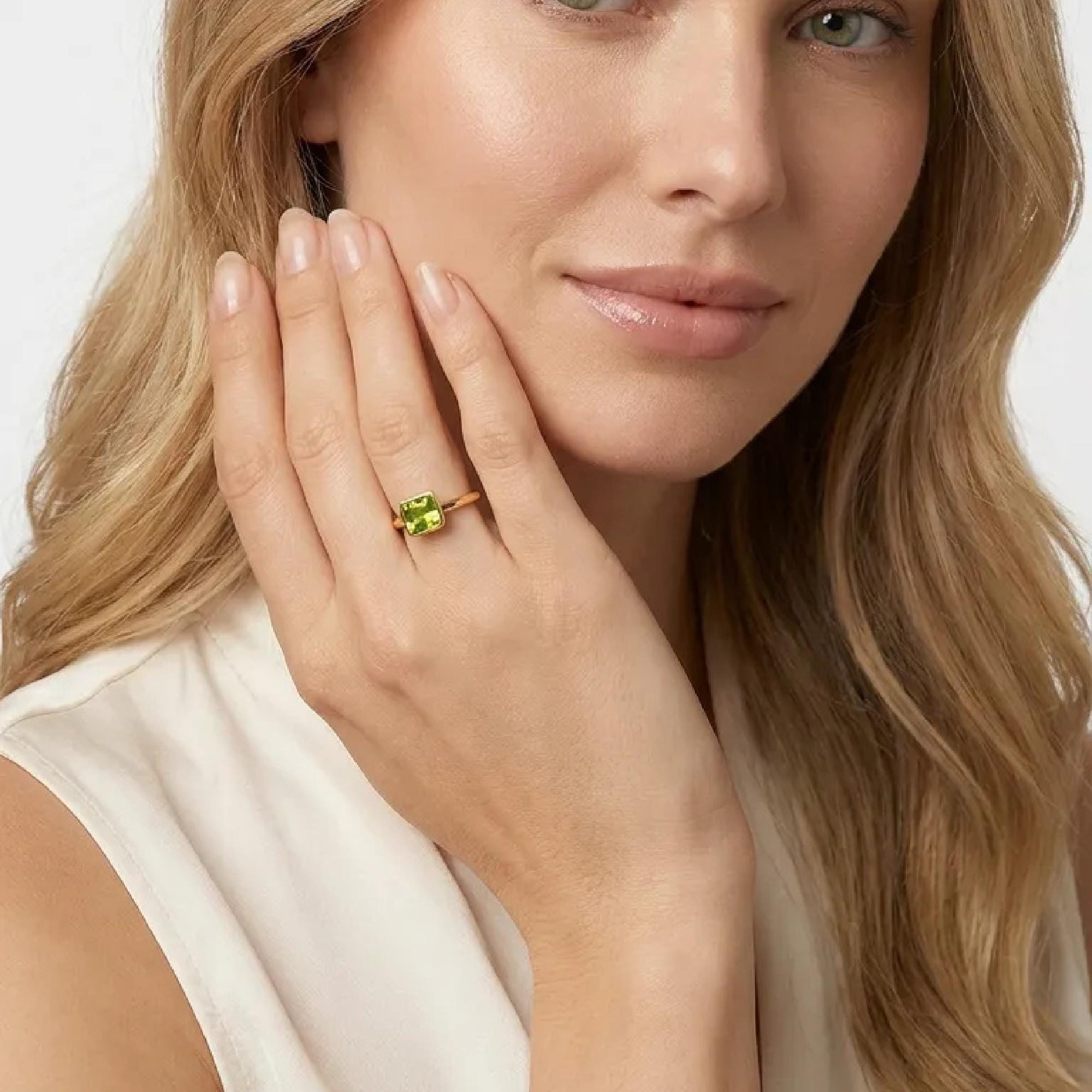 Princess Cut (Square) Peridot Ring 14k White Gold Bezel Setting - Melt'm Jewelry
