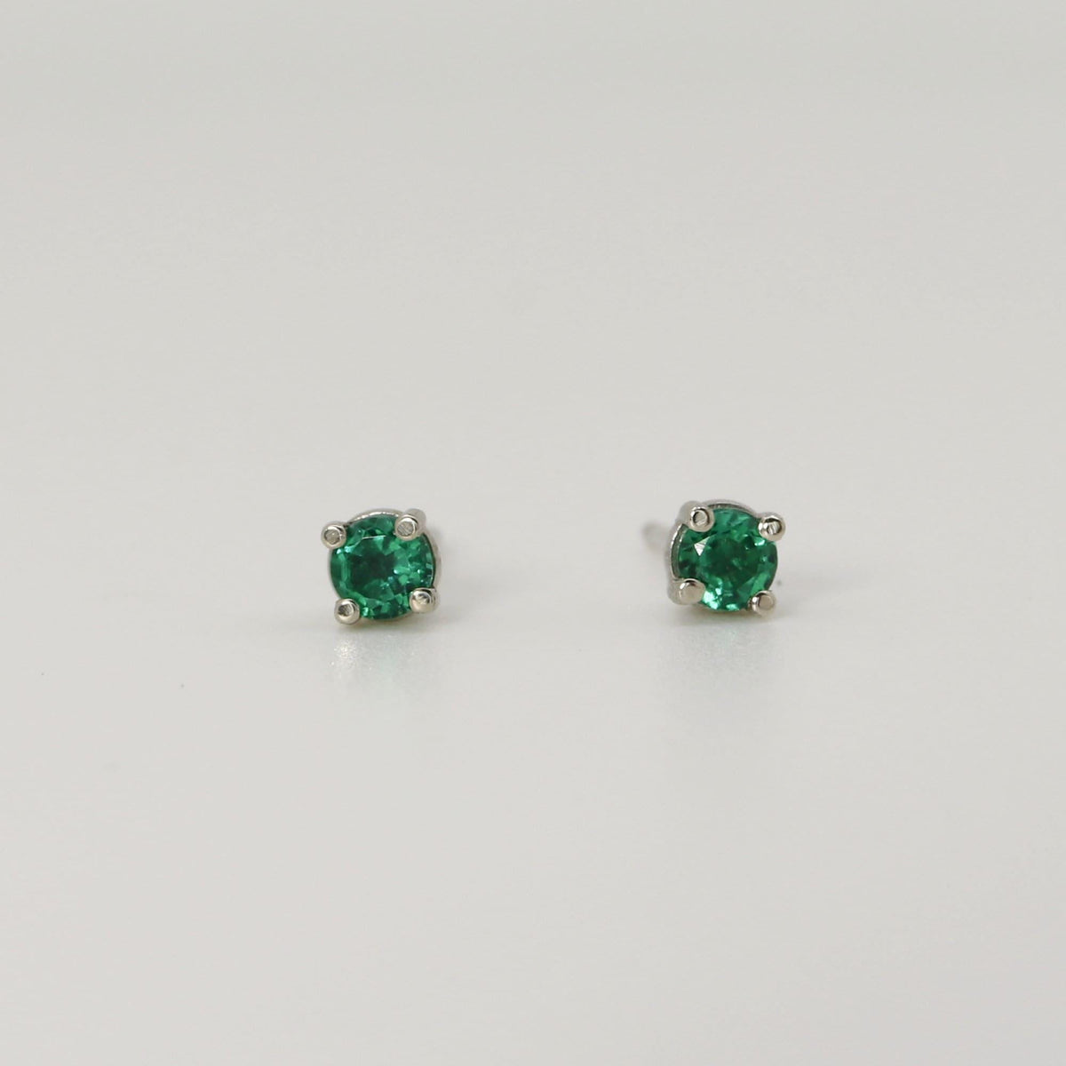 Delicate Emerald Stud Earrings in 14k Gold (Yellow, White or Rose Gold) - Melt'm Jewelry