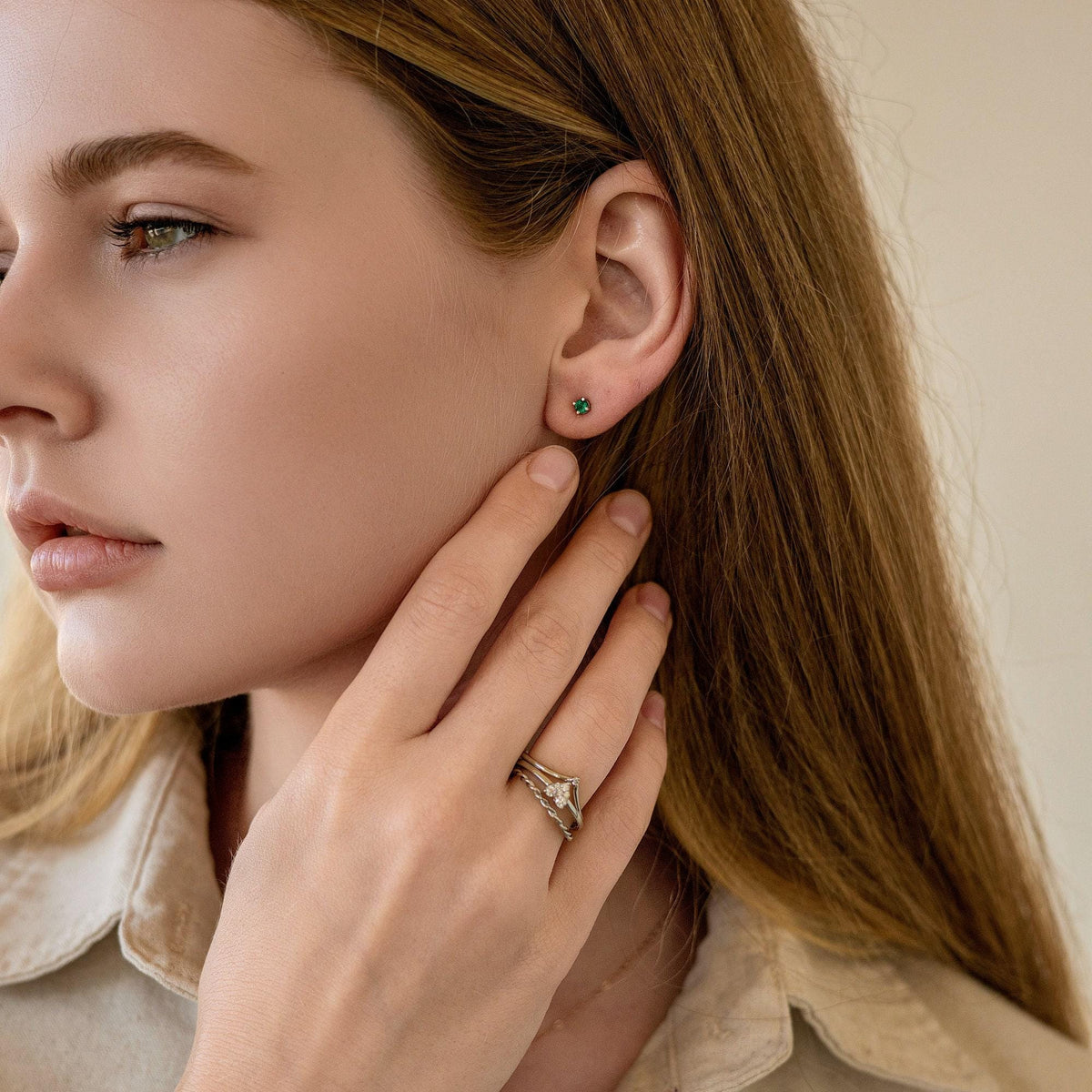 Delicate Emerald Stud Earrings in 14k Gold (Yellow, White or Rose Gold) - Melt'm Jewelry