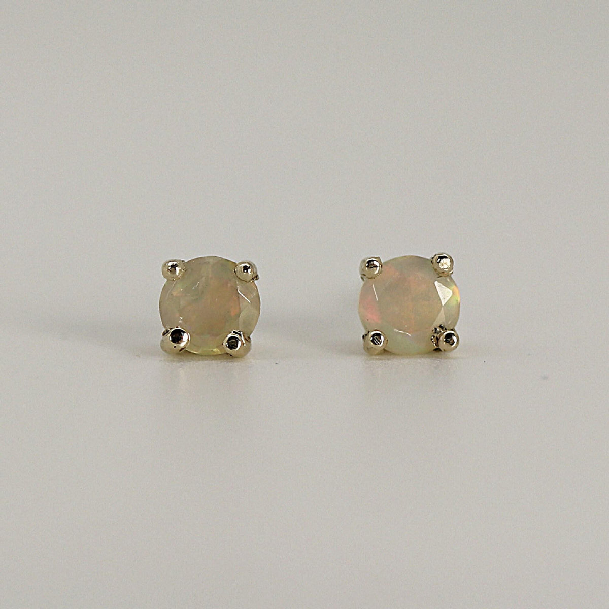 Round Cut Opal Stud Earrings 14k Gold - Melt'm Jewelry