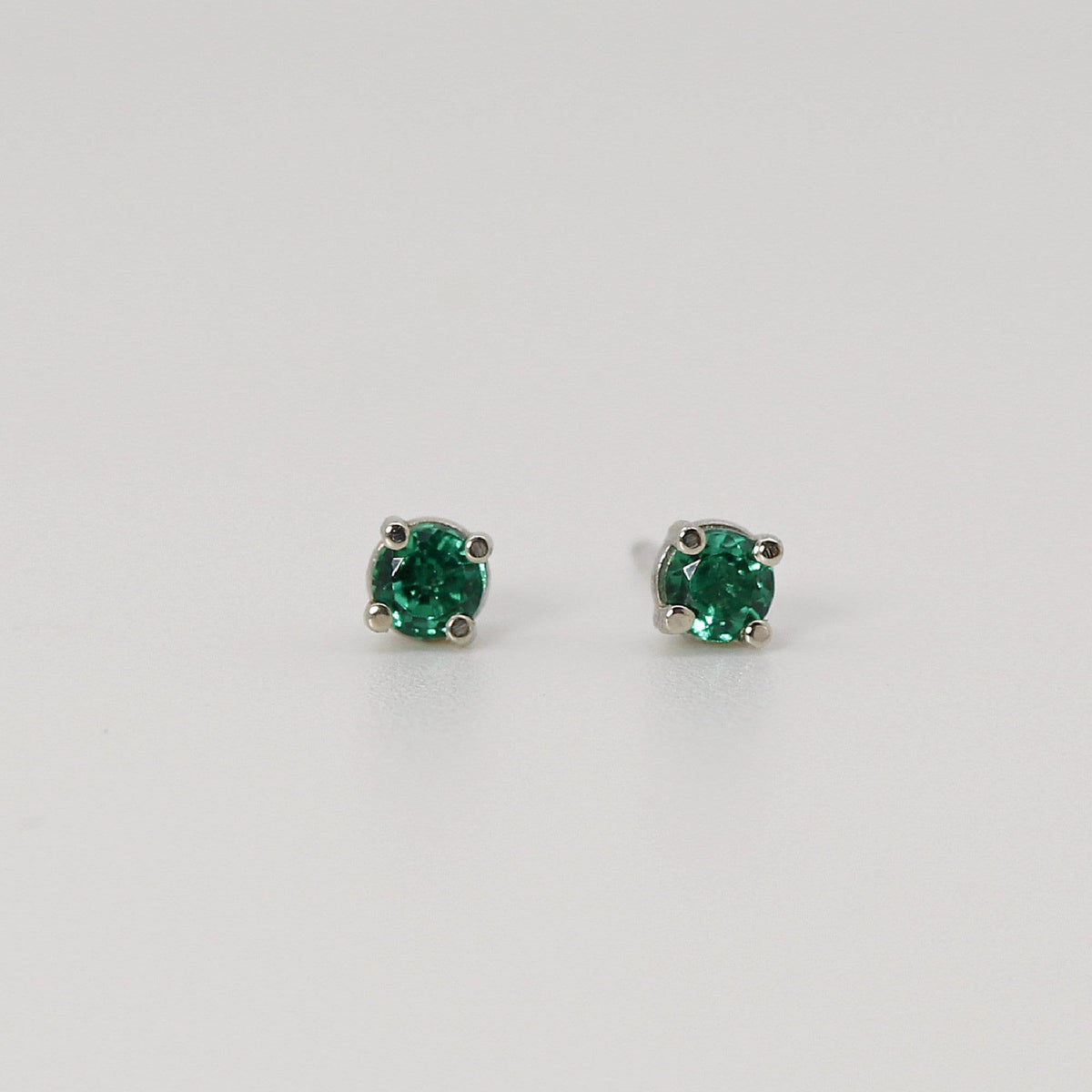 Delicate Emerald Stud Earrings in 14k Gold (Yellow, White or Rose Gold) - Melt'm Jewelry