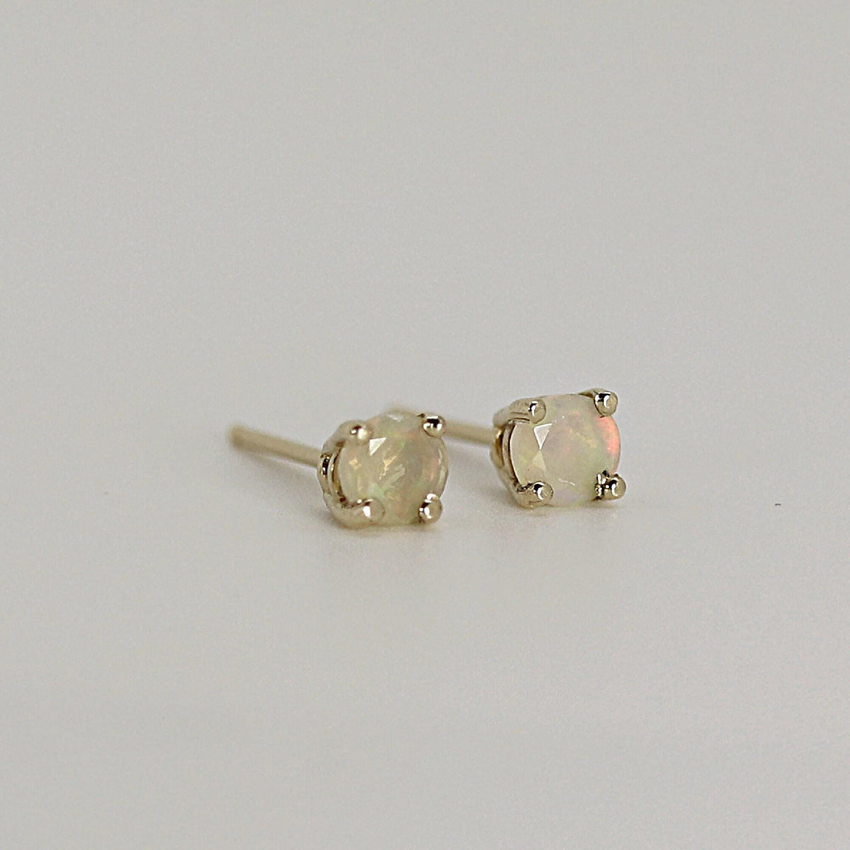 Round Cut Opal Stud Earrings 14k Gold - Melt'm Jewelry