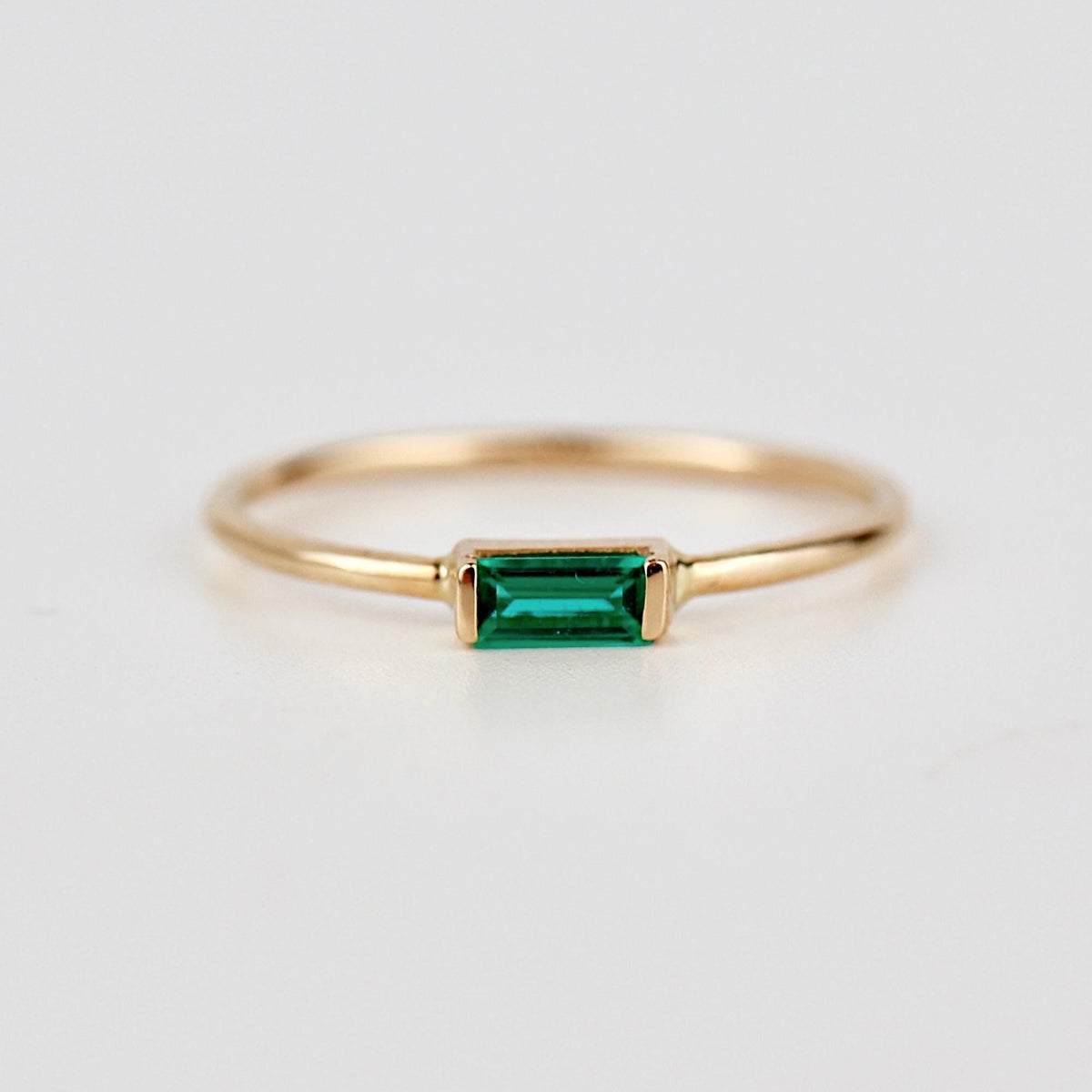 Minimalist Baguette Emerald Ring 14k Gold - Melt'm Jewelry