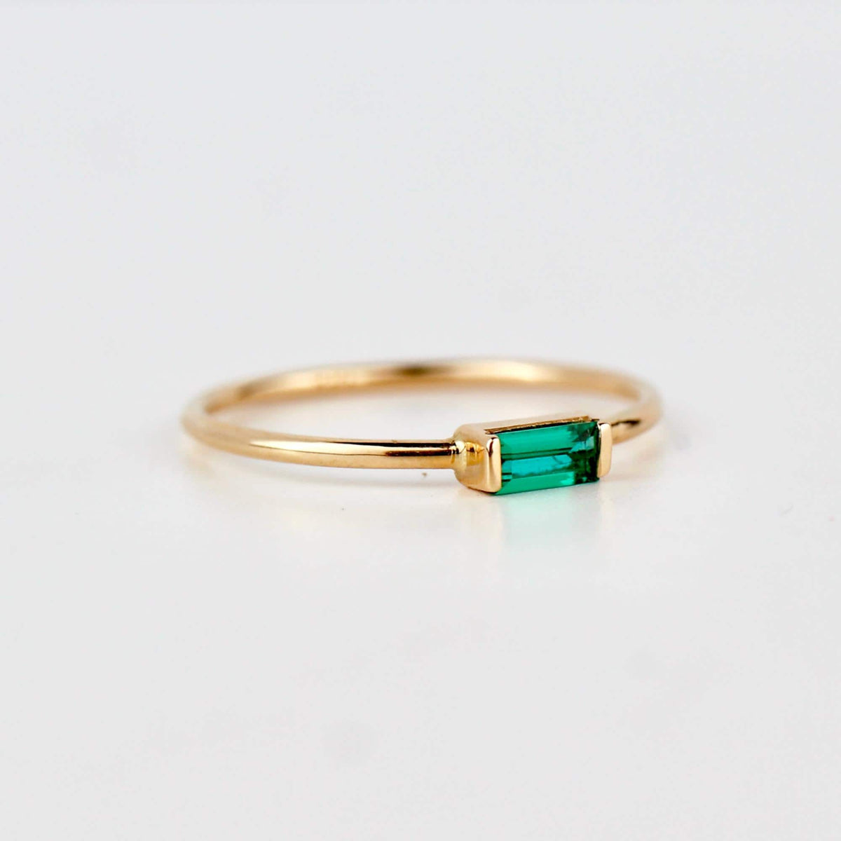 Minimalist Baguette Emerald Ring 14k Gold - Melt'm Jewelry