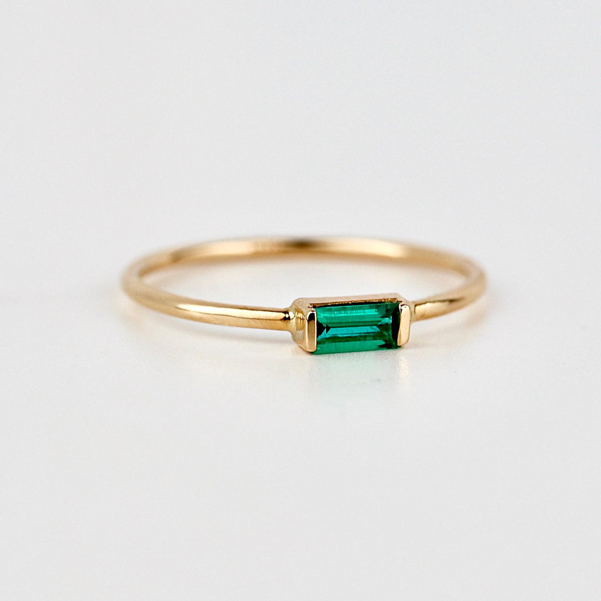 Minimalist Baguette Emerald Ring 14k Gold - Melt'm Jewelry