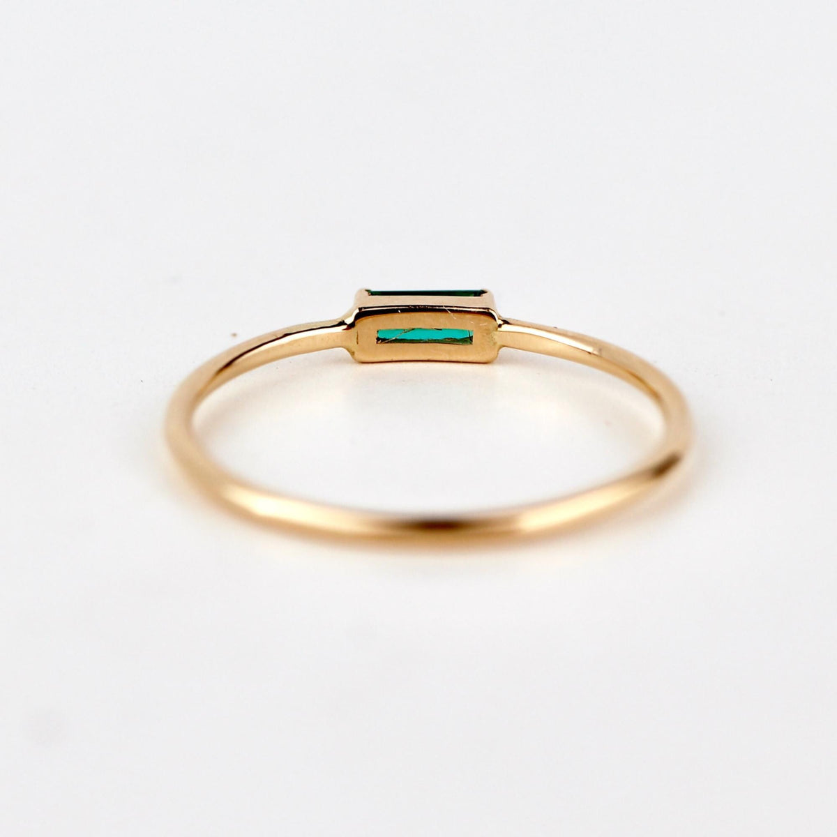 Minimalist Baguette Emerald Ring 14k Gold - Melt'm Jewelry