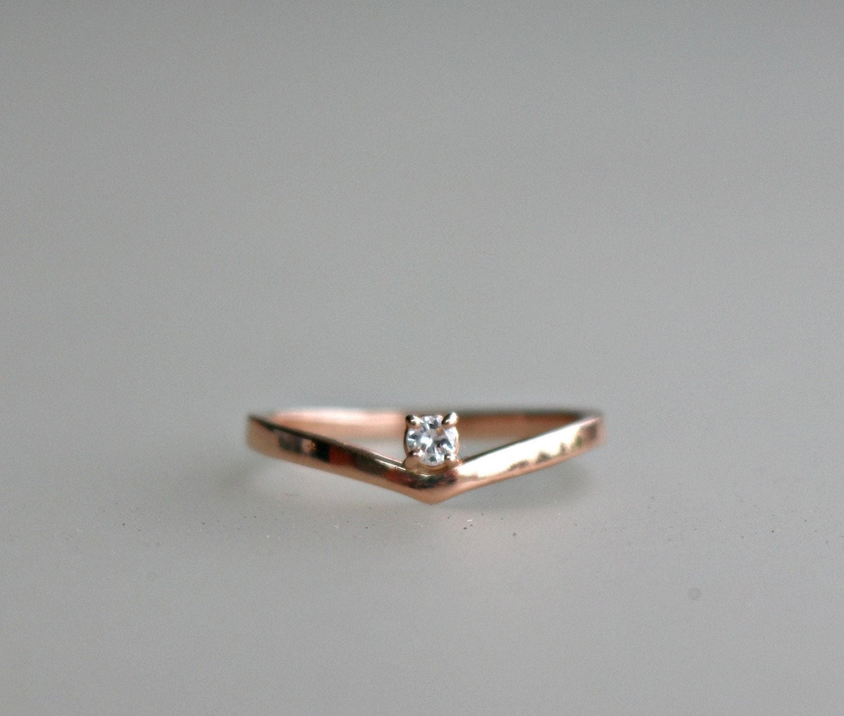 14k Gold Chevron Diamond Wedding Band Ring - Melt'm Jewelry
