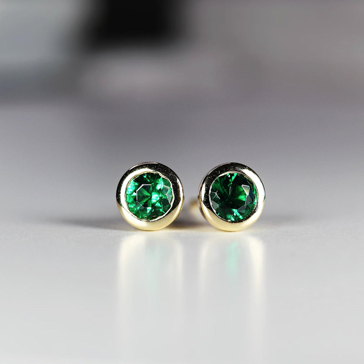 14k Gold Bezel Set Emerald Stud Earrings - Melt'm Jewelry