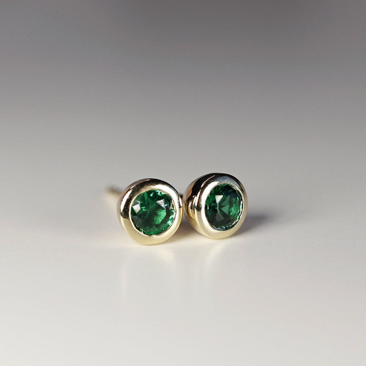 14k Gold Bezel Set Emerald Stud Earrings - Melt'm Jewelry