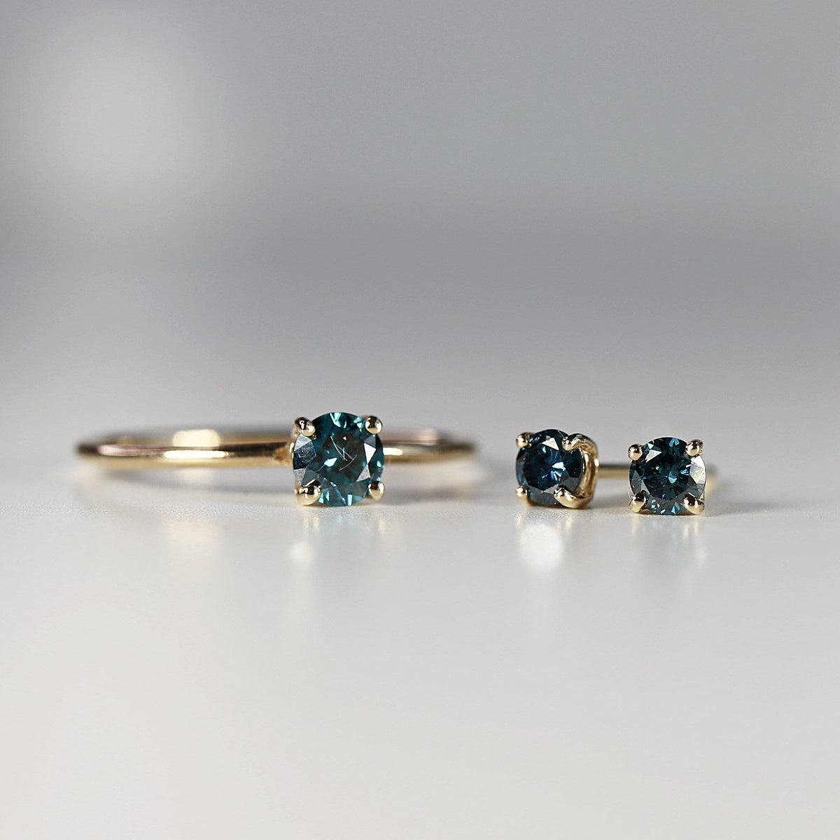 14k Gold Minimalist Blue Diamond Engagement Ring - Melt'm Jewelry