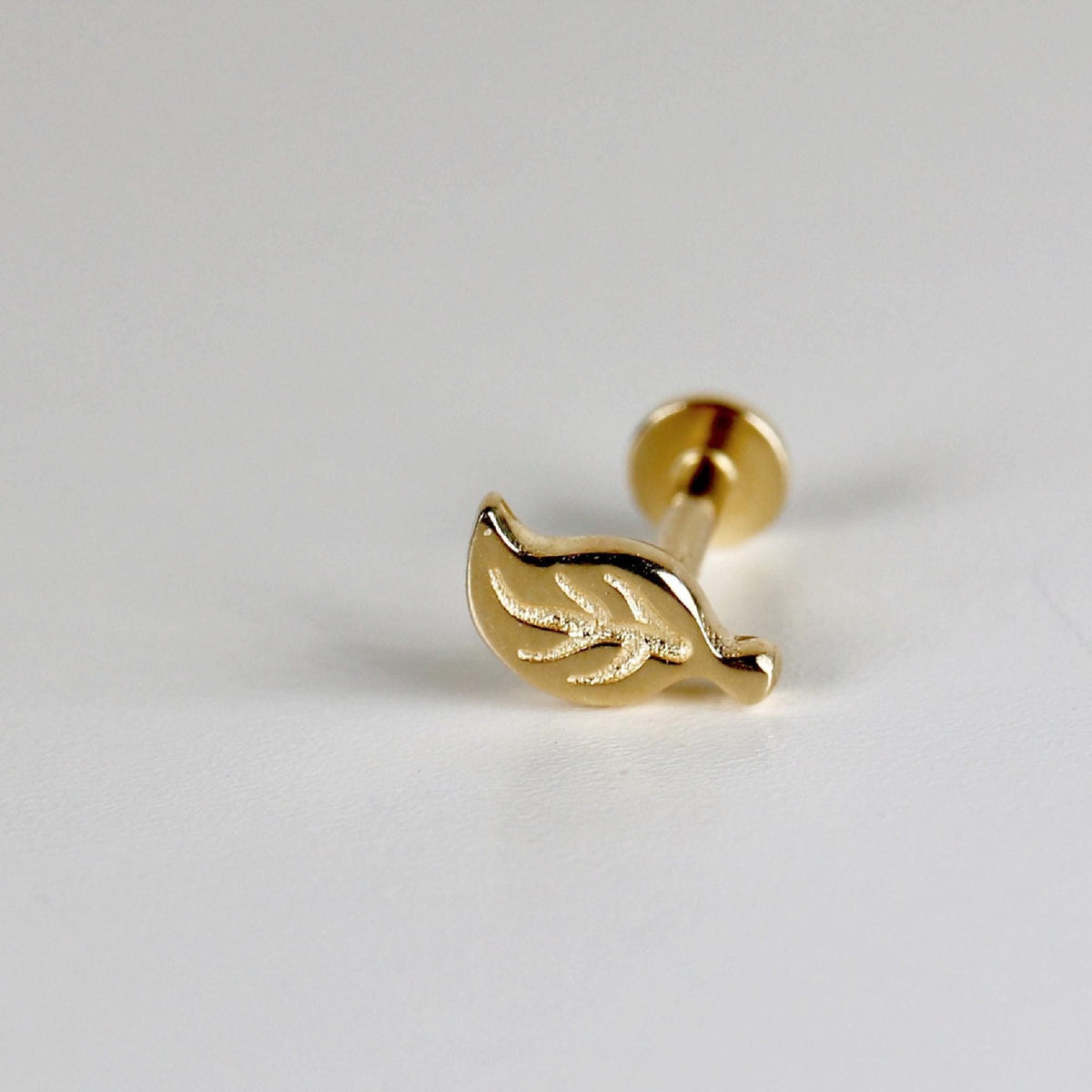 Leaf Flat Back Earrings 14k Solid Gold (SINGLE), Nature Stack Earrings - Melt'm Jewelry