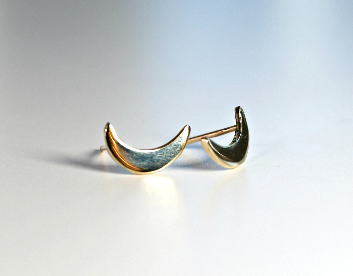 14k Solid Gold Crescent Moon Earrings, Moon Stud Earrings - Melt'm Jewelry