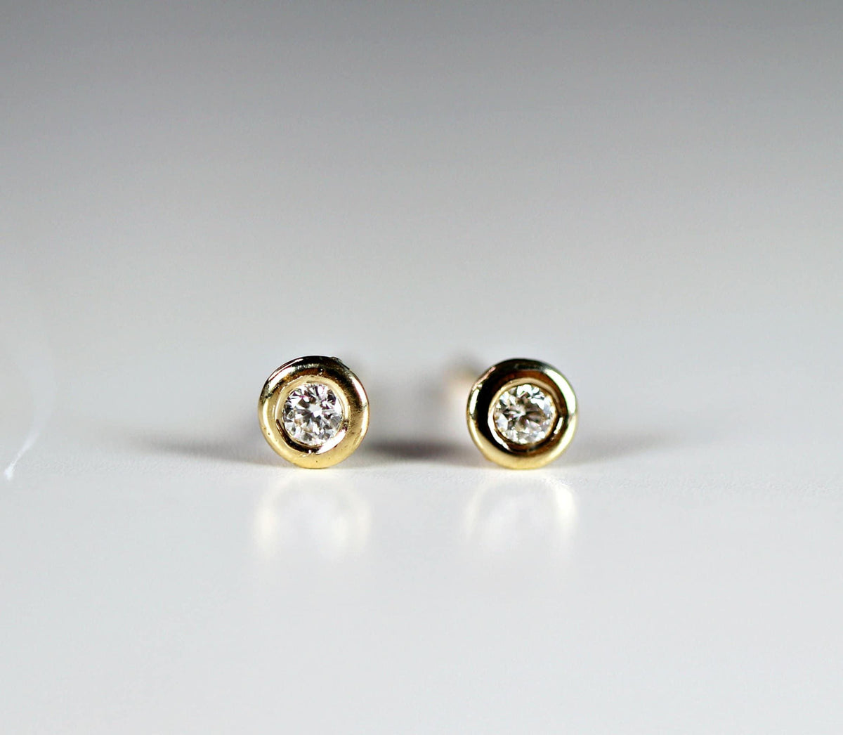 14k Solid Gold Tiny Diamond Stud Earrings (SINGLE OR PAIR) - Melt'm Jewelry