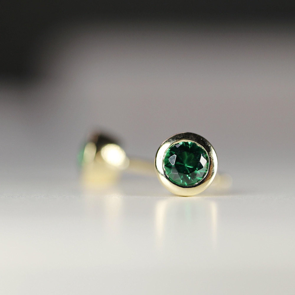 14k Gold Bezel Set Emerald Stud Earrings - Melt'm Jewelry