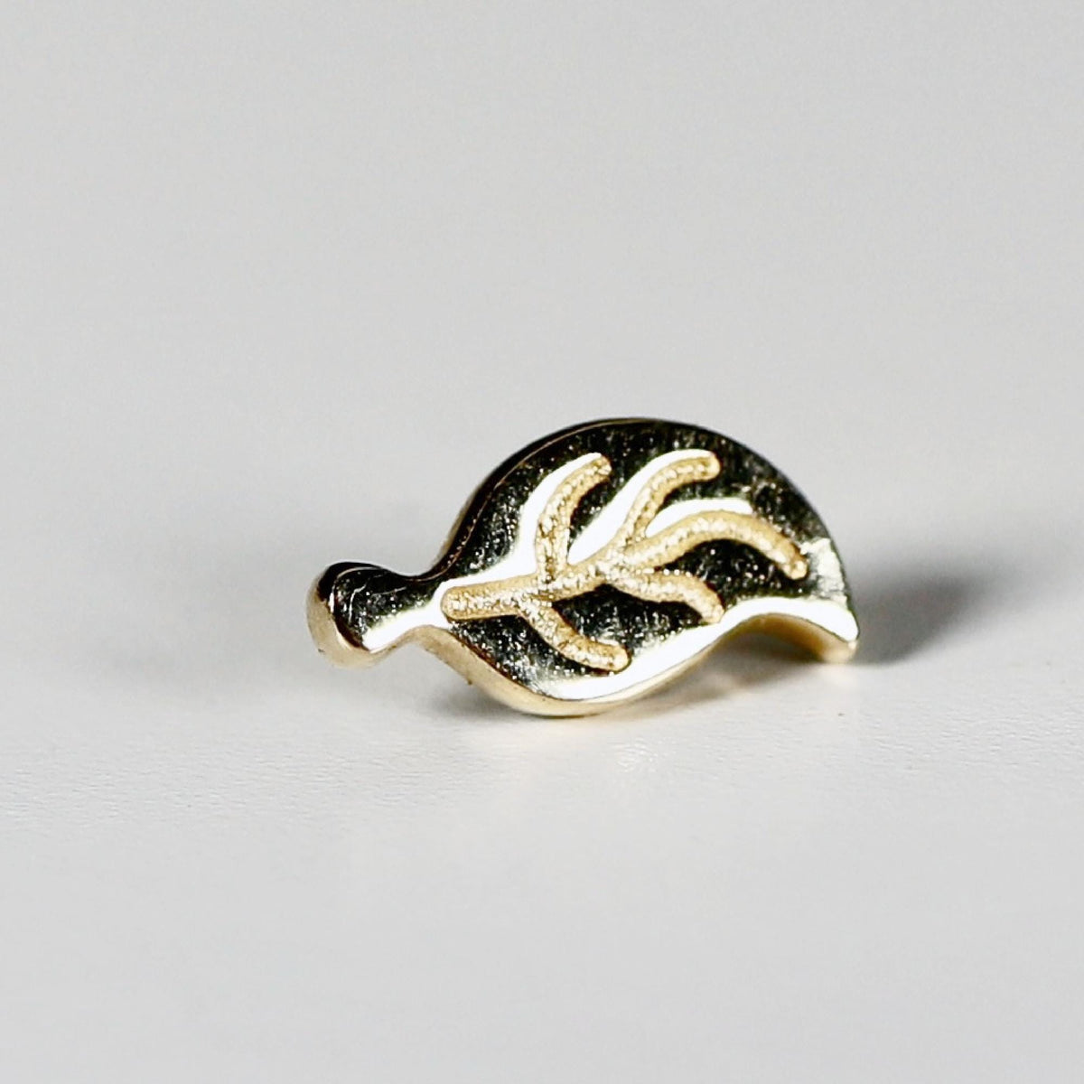 Leaf Flat Back Earrings 14k Solid Gold (SINGLE), Nature Stack Earrings - Melt'm Jewelry