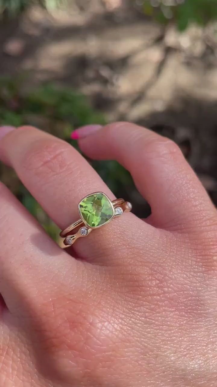 Five Diamond Wedding Band in 14k Yellow Gold