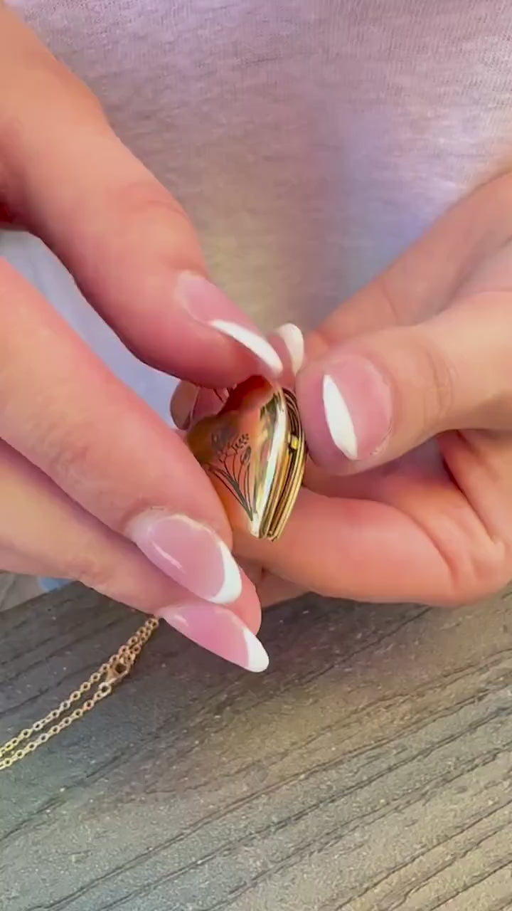 Personalized Birth Flower Heart Locket Necklace, Memorial Photo Pendant Necklace