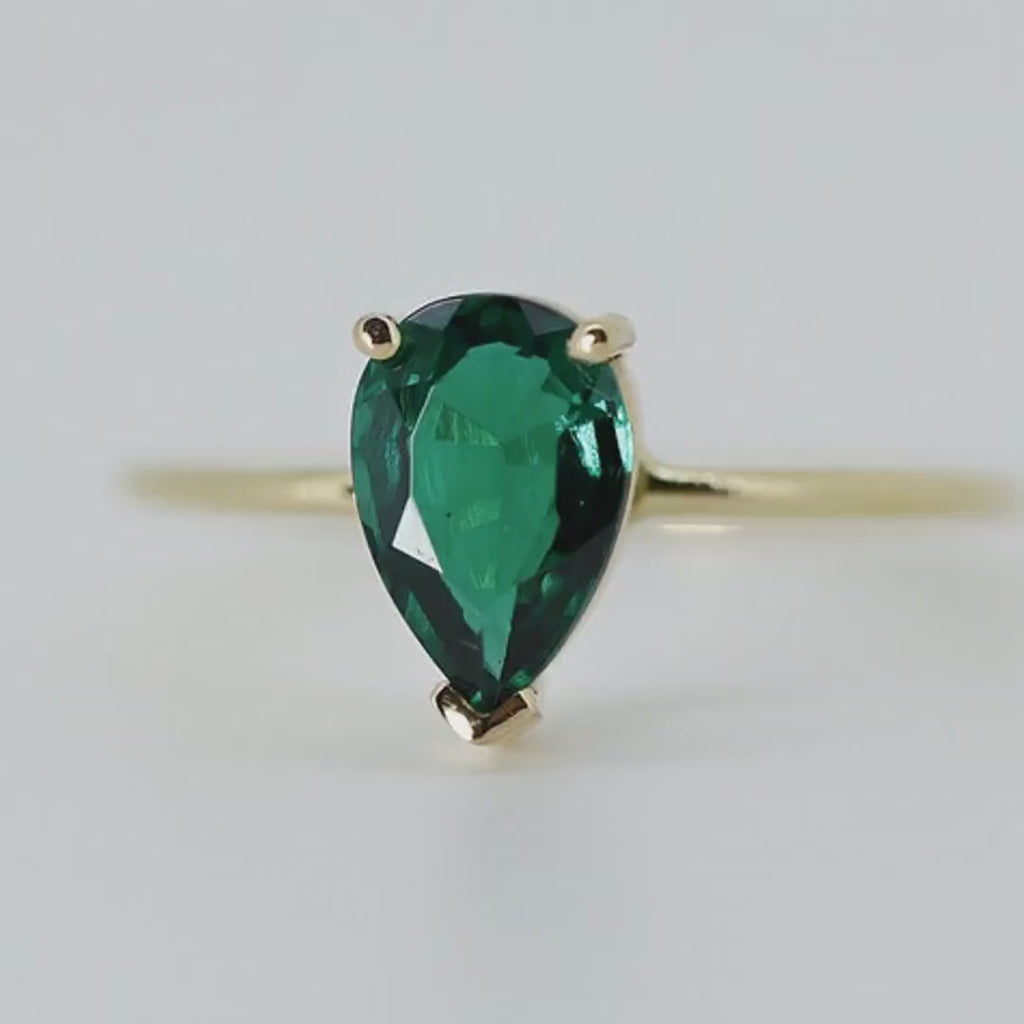 14k Gold Pear Cut Emerald Ring