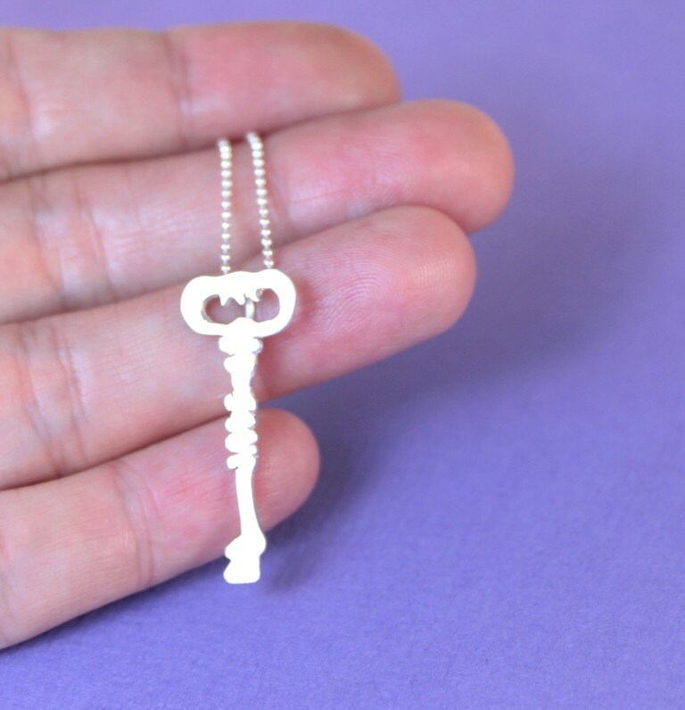 Old Times Skeleton Key Necklace