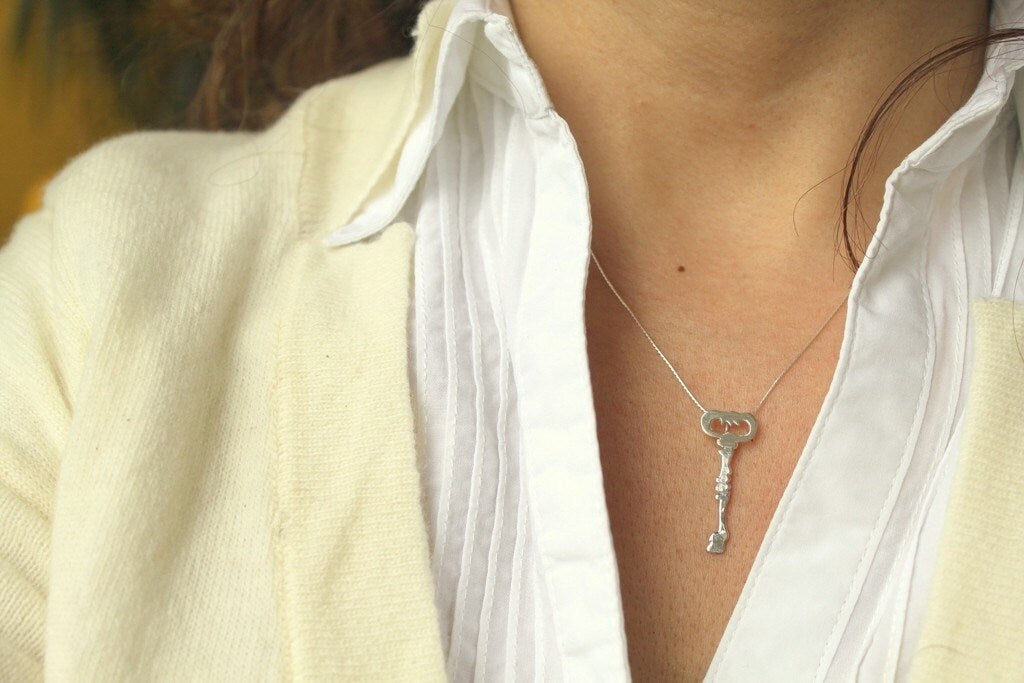 Old Times Skeleton Key Necklace