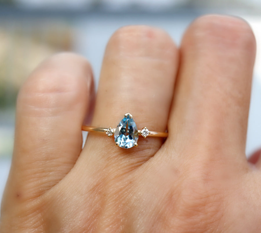 Pear Aquamarine Engagement Ring with Diamonds