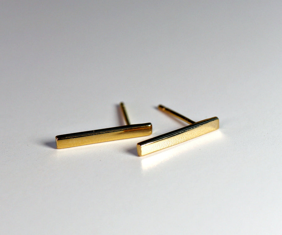 14k Solid Gold Bar Stud Earring