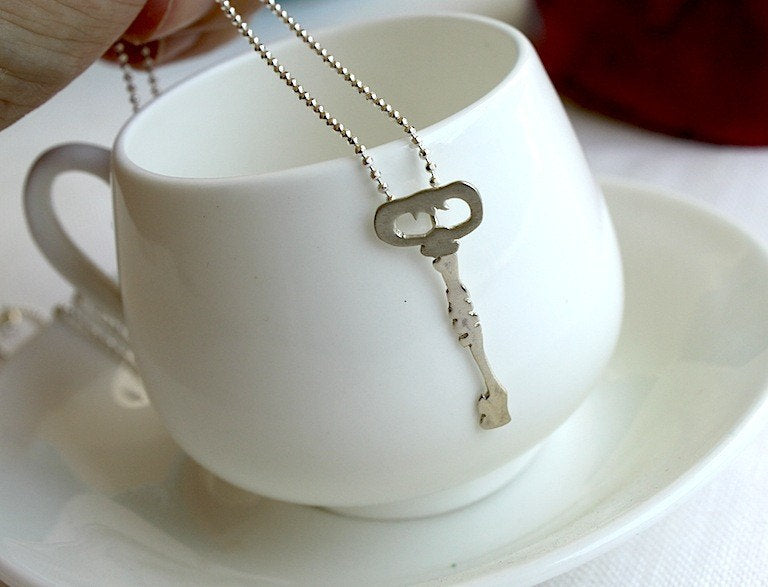 Old Times Skeleton Key Necklace