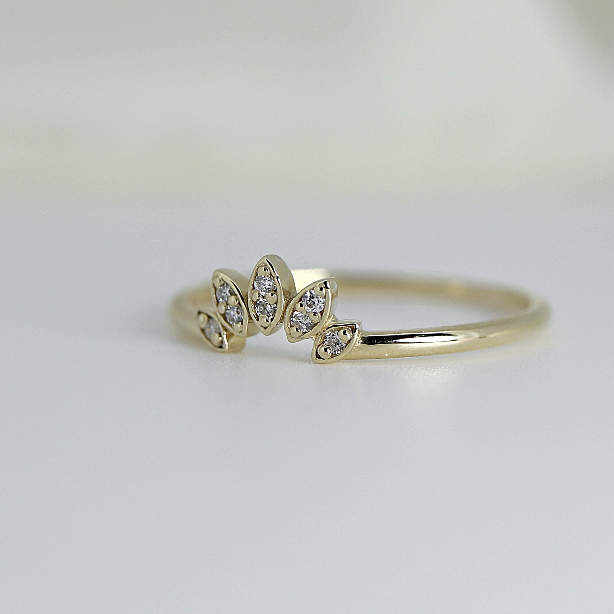 Diamond Curve Band Ring