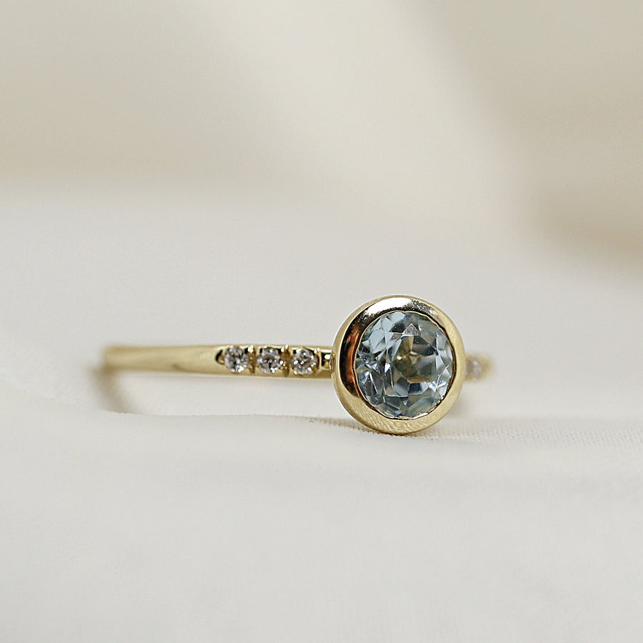 14k Solid Gold Aquamarine Engagement Ring With Diamonds
