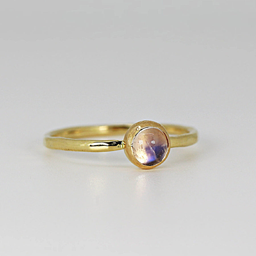 14k Gold Moonstone Ring, Moonstone Minimalist Ring, Dainty Rainbow Moonstone Promise Ring, Minimalist Gemstone Ring, Iridescent Ring
