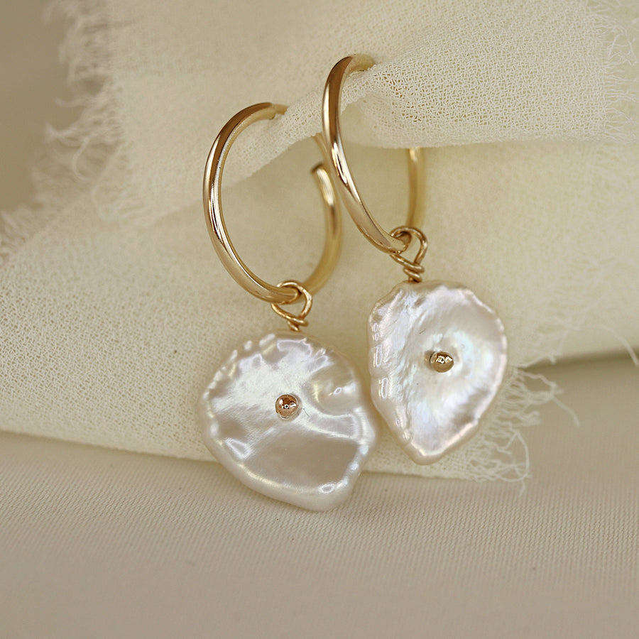 Keshi Petal Pearl Hoop Earrings, Gold Pearl Hoop Earrings, Petal Pearl Earrings, Minimalist Pearl Earrings, Christmas Gift