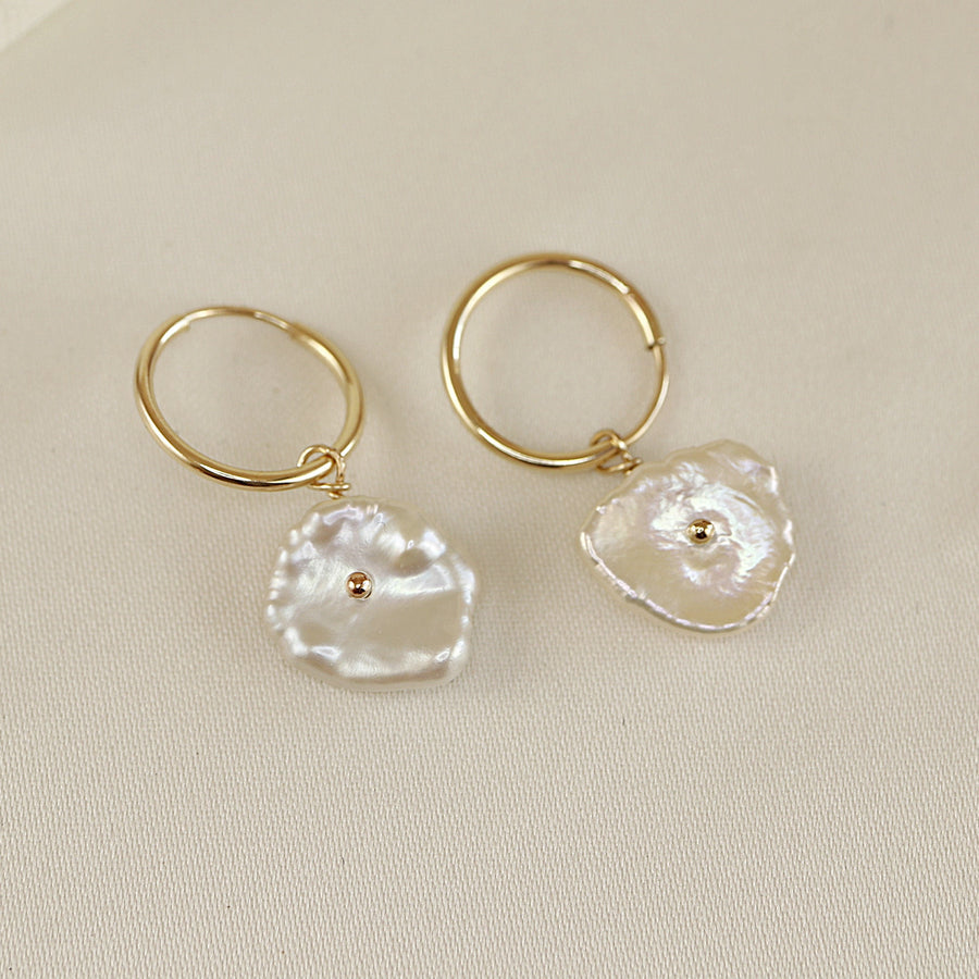 Keshi Petal Pearl Hoop Earrings, Gold Pearl Hoop Earrings, Petal Pearl Earrings, Minimalist Pearl Earrings, Christmas Gift